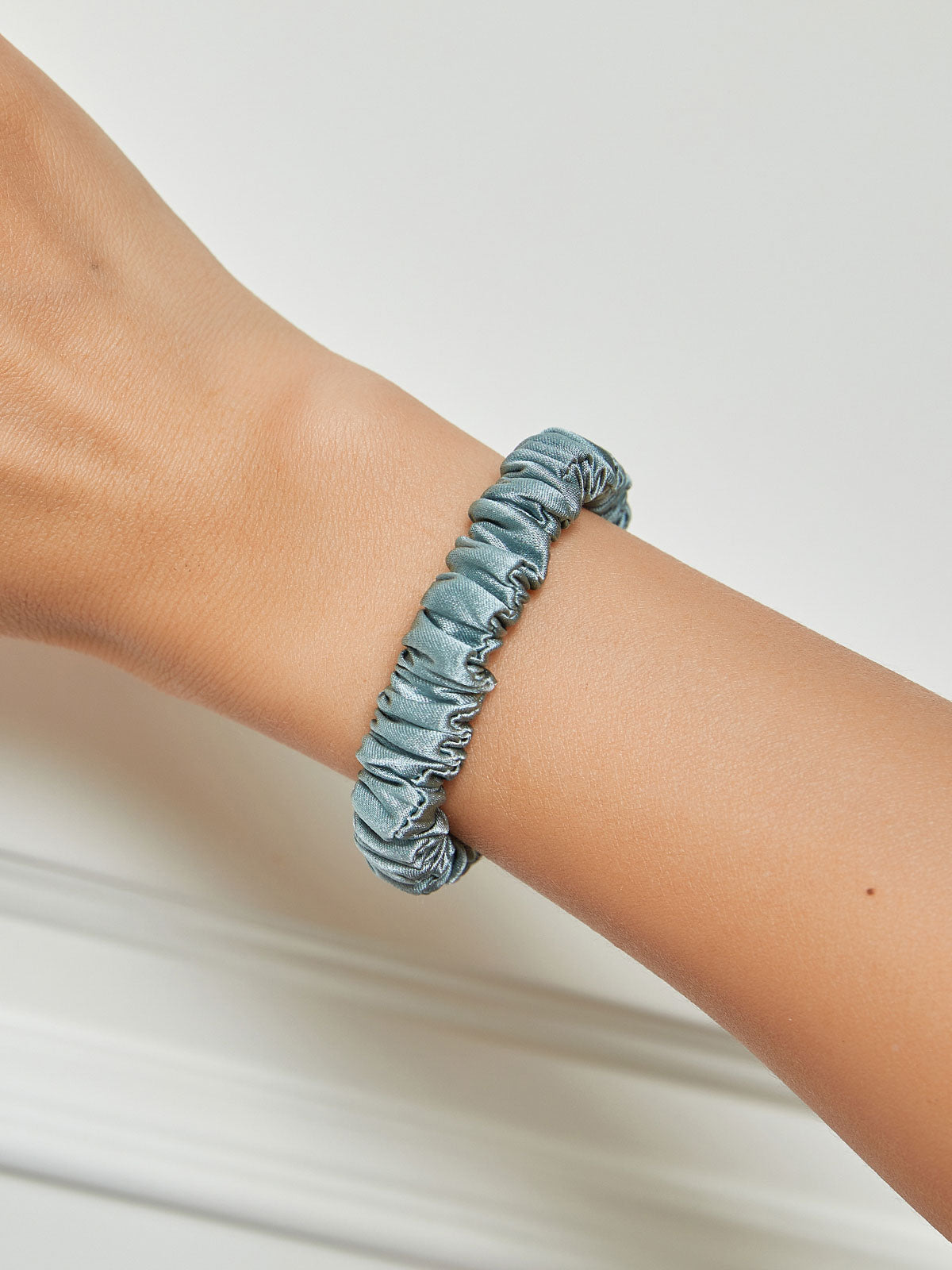 [Steel Blue] SilkSilky-AU 19Momme Pure Silk Scrunchie 001