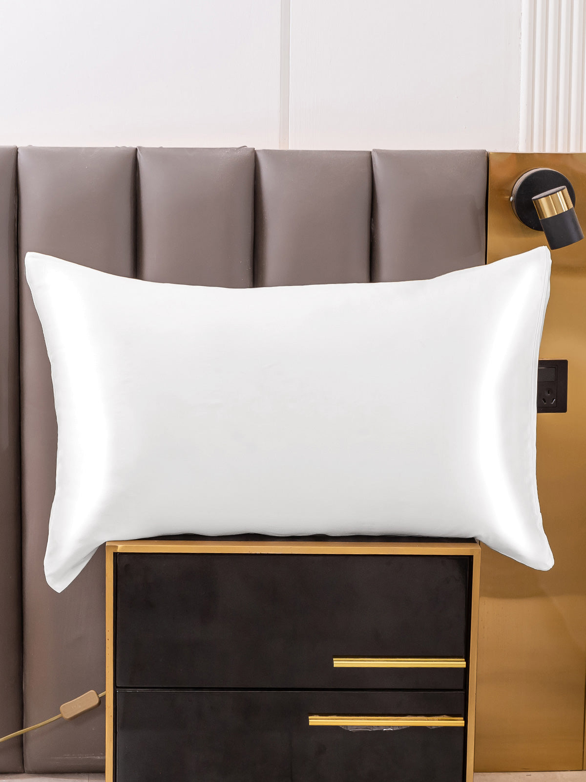 [White] SilkSilky-AU 19Momme Pure Silk Pillowcase 001