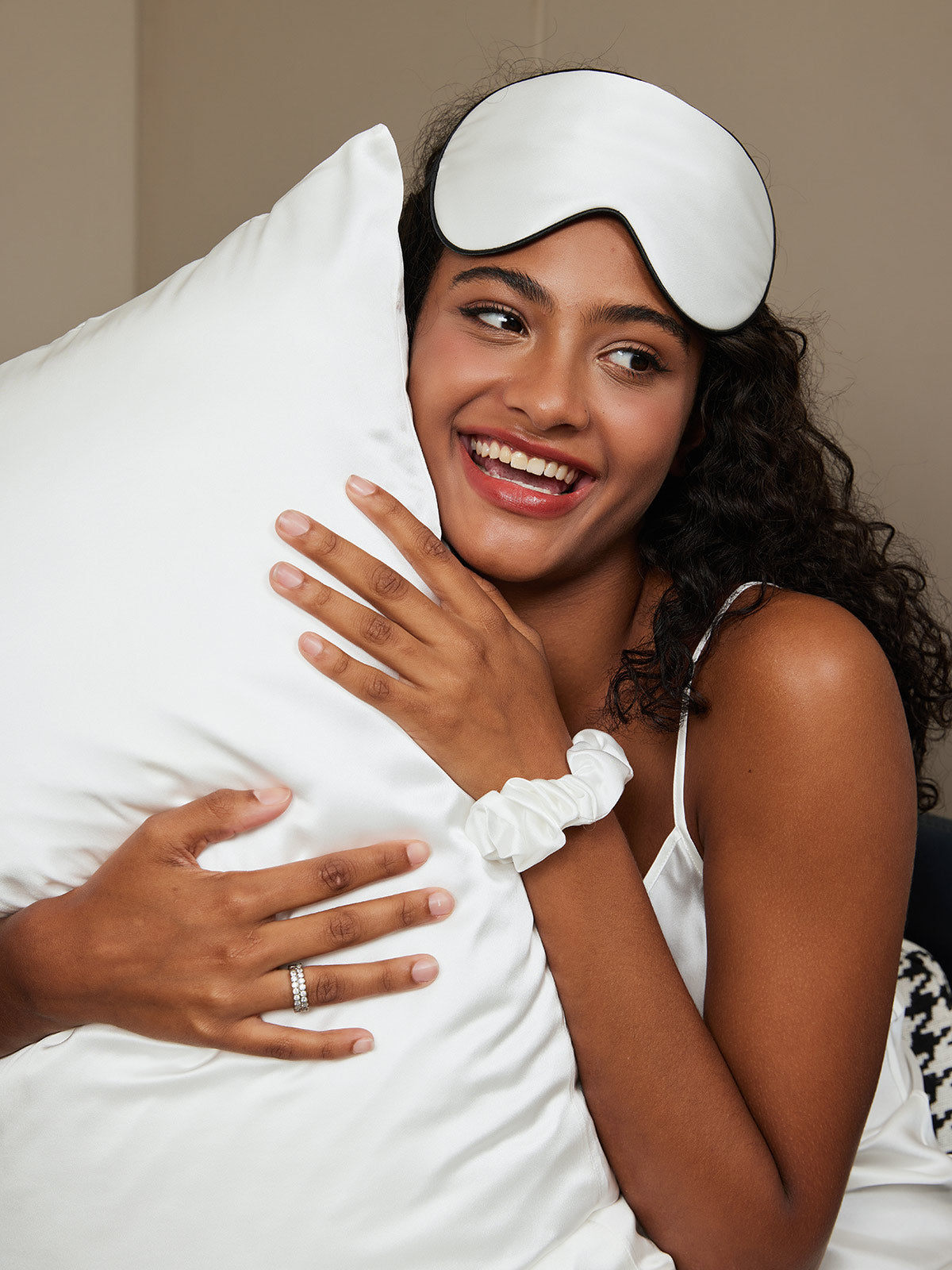[White] SilkSilky-AU 19Momme Pure Silk Pillowcase Set 001