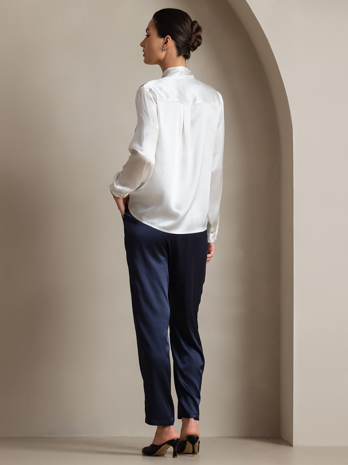 [White] SilkSilky-AU 19Momme Silk Long Sleeve Tie Neck Women's Shirt 002