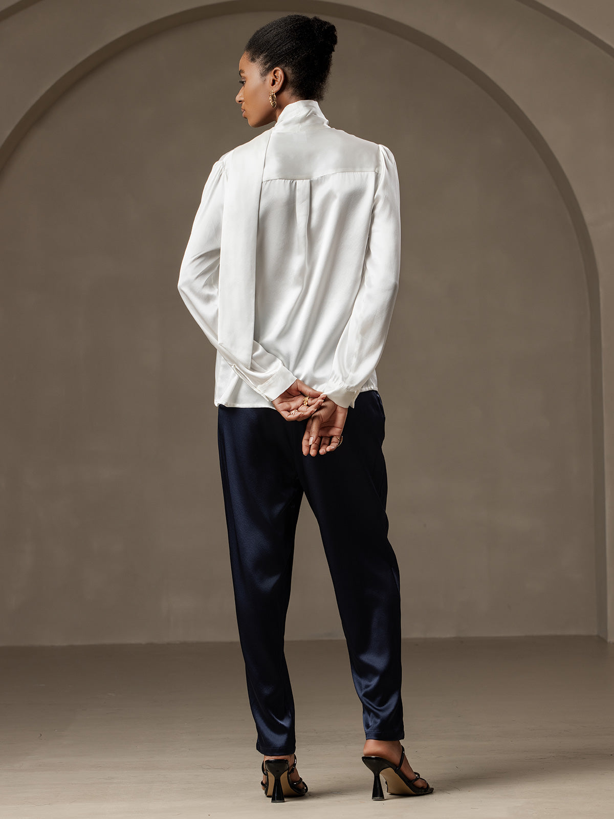 [White] SilkSilky-AU 19Momme Silk Long Sleeve Tie Neck Women's Shirt 002