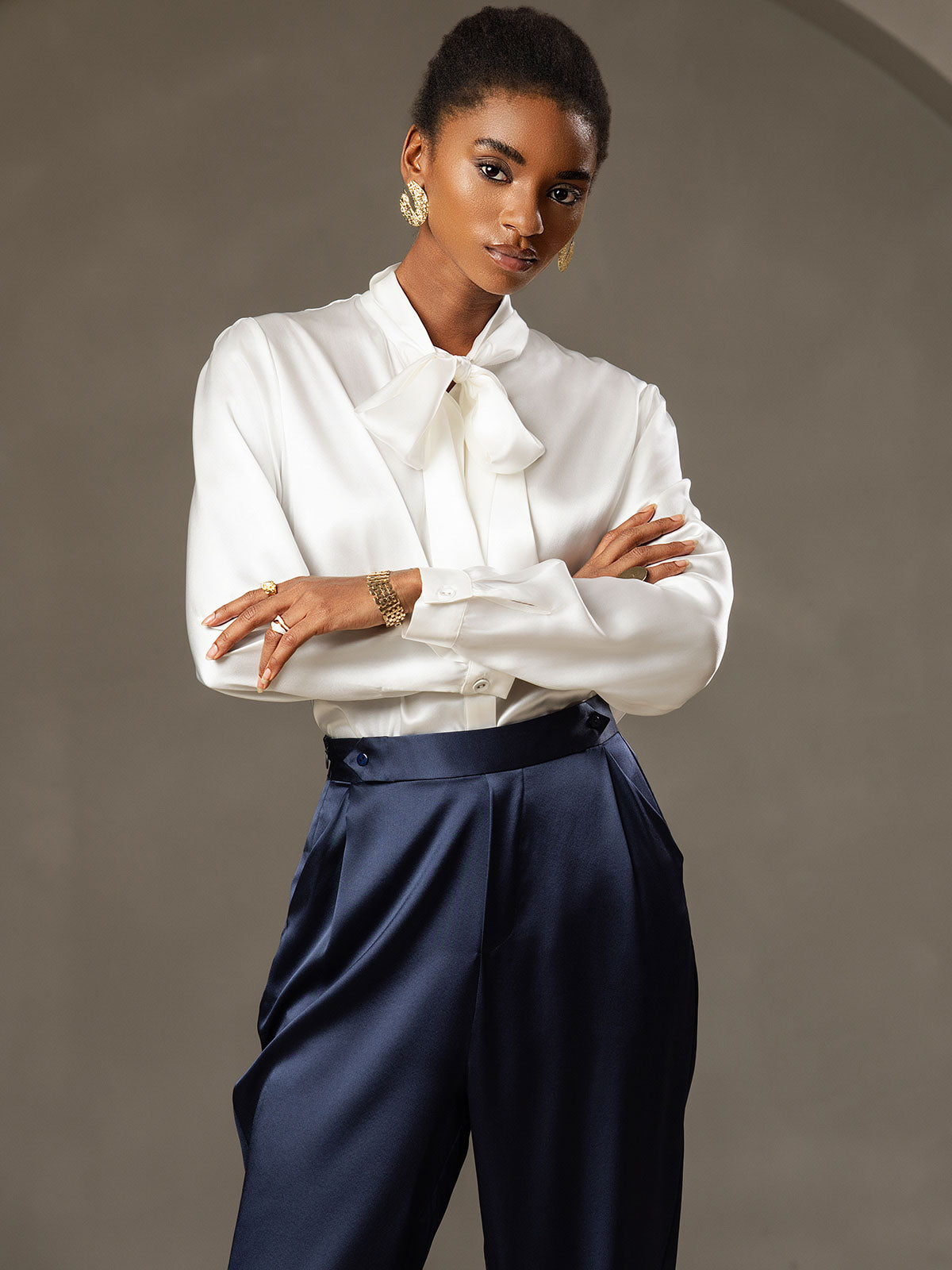[White] SilkSilky-AU 19Momme Silk Long Sleeve Tie Neck Women's Shirt 003