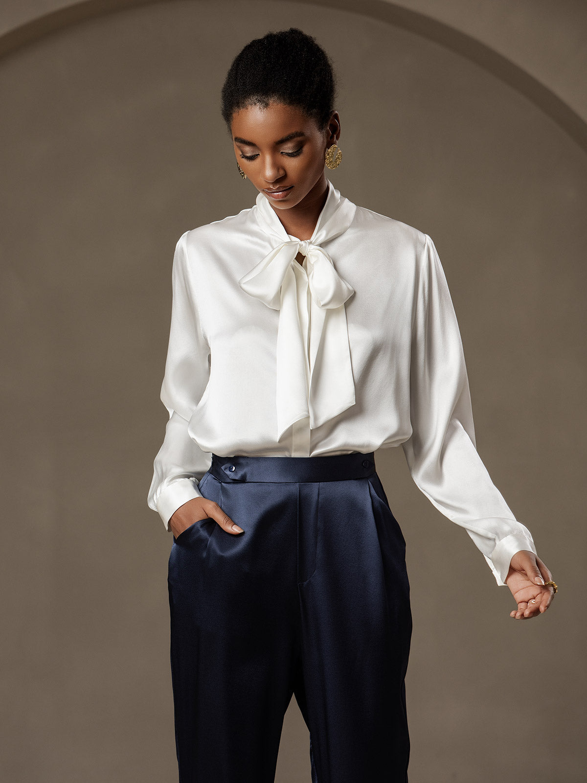 [White] SilkSilky-AU 19Momme Silk Long Sleeve Tie Neck Women's Shirt 005