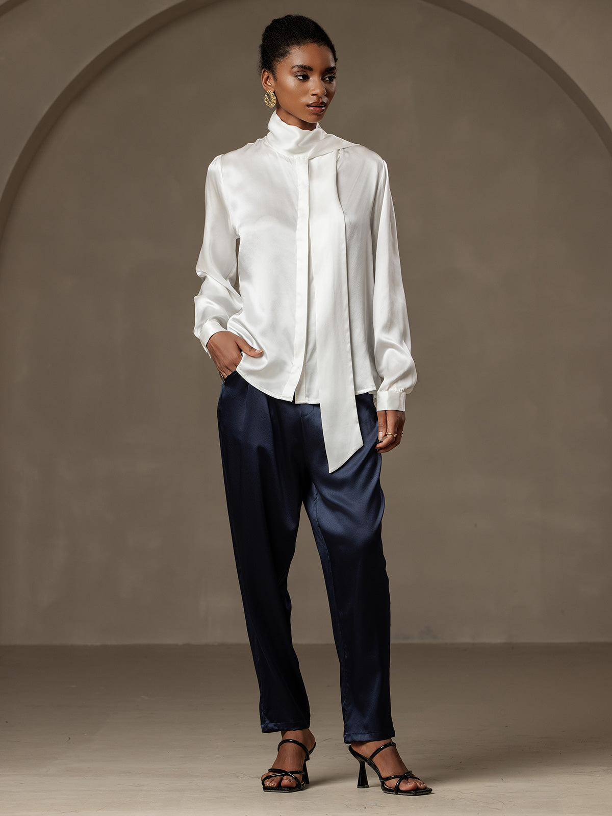 [White] SilkSilky-AU 19Momme Silk Long Sleeve Tie Neck Women's Shirt 006
