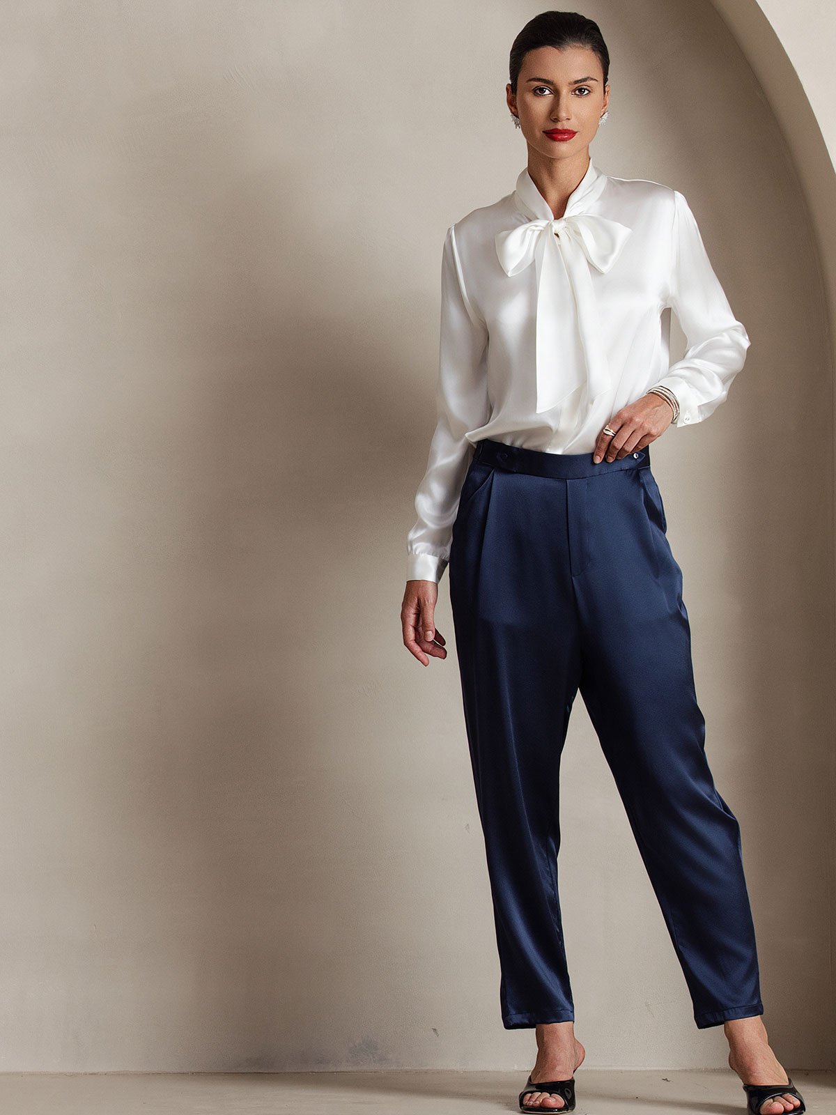 [White] SilkSilky-AU 19Momme Silk Long Sleeve Tie Neck Women's Shirt 008