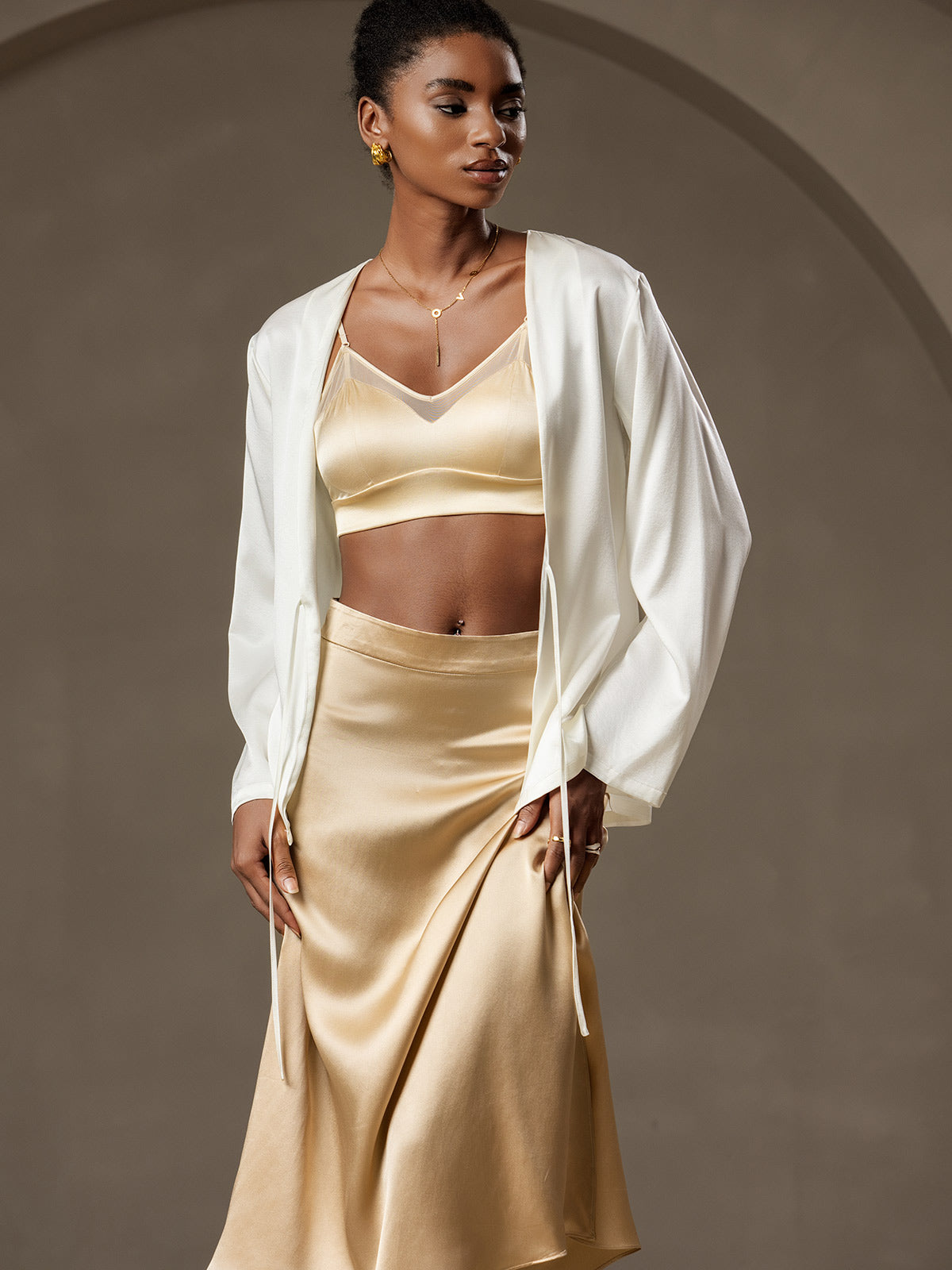 [White] SilkSilky-AU 19Momme Silk Long Sleeve Womens Outerwear 001