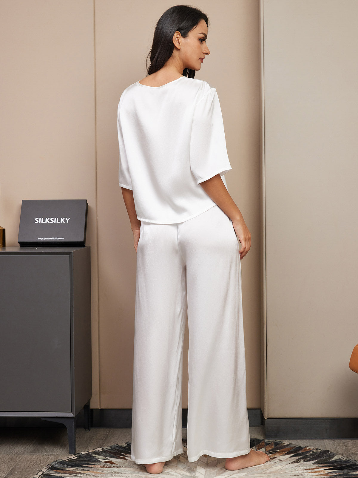 [White] SilkSilky-AU Pure Silk Round Neck Women's Pyjamas 002