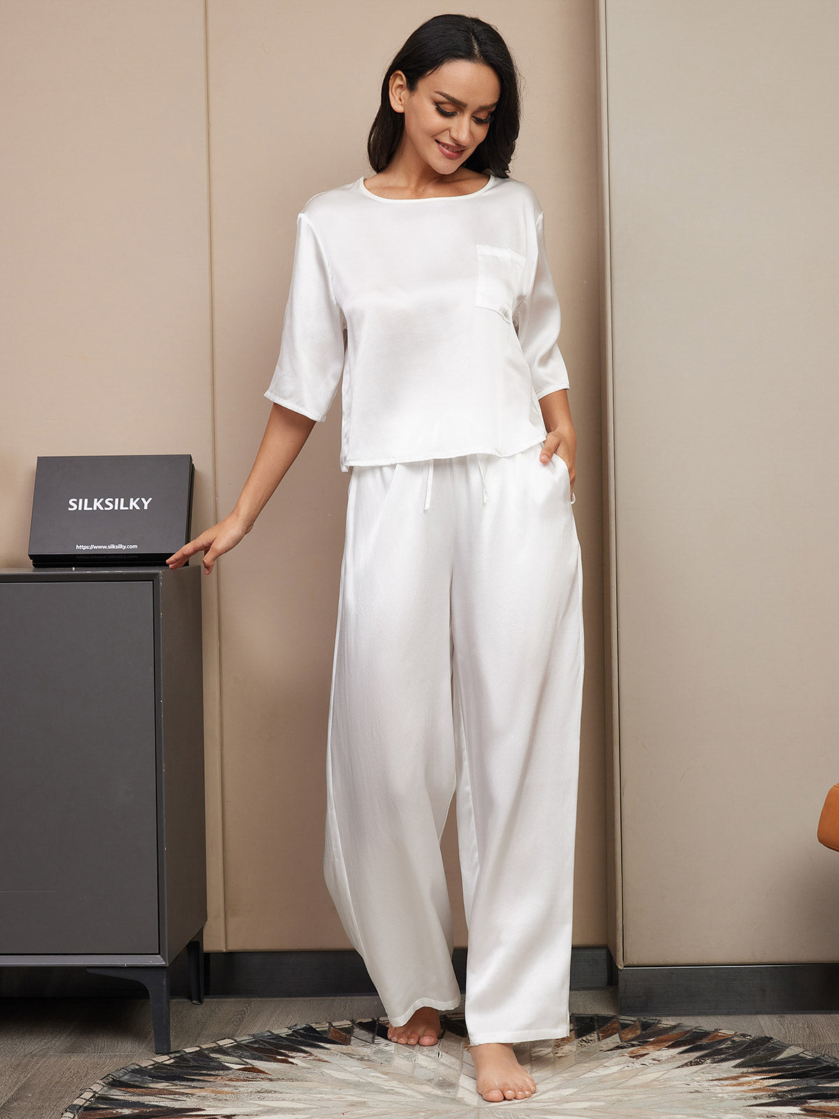 [White] SilkSilky-AU Pure Silk Round Neck Women's Pyjamas 005