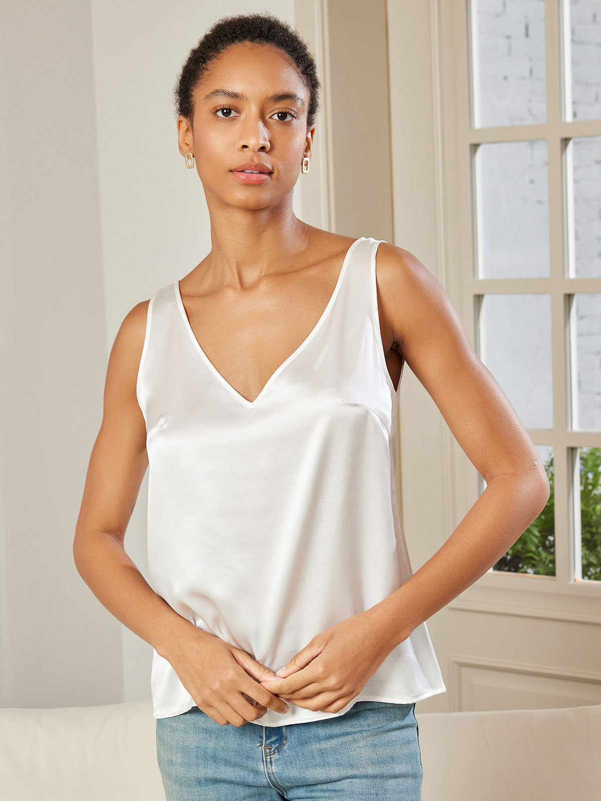 [White] SilkSilky-AU Pure Silk Sleeveless V Neck Camisole 004