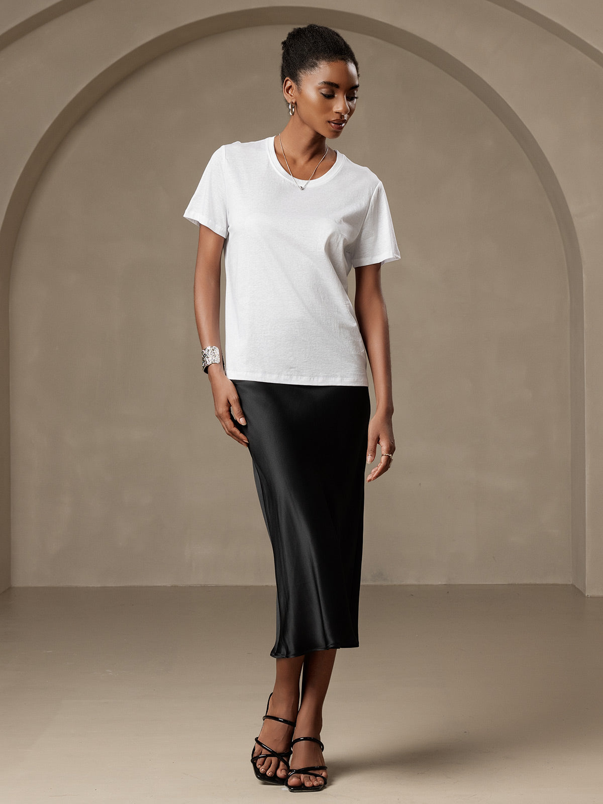 [White] SilkSilky-AU Silk Knitted Short Sleeve Round Neck Women's T-Shirt 003