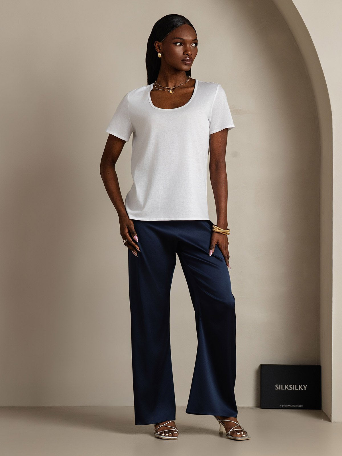 [White] SilkSilky-AU Silk Short Sleeve U Neck Women's T-Shirt 006