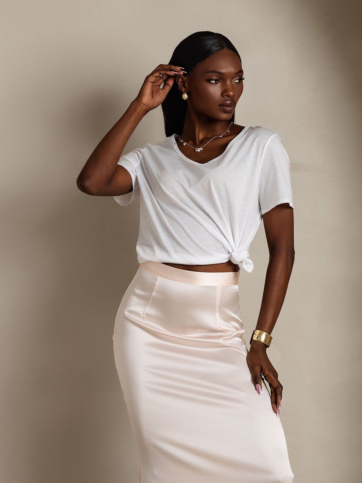 [White] SilkSilky-AU Silk Short Sleeve V Neck Women's T-Shirt 005