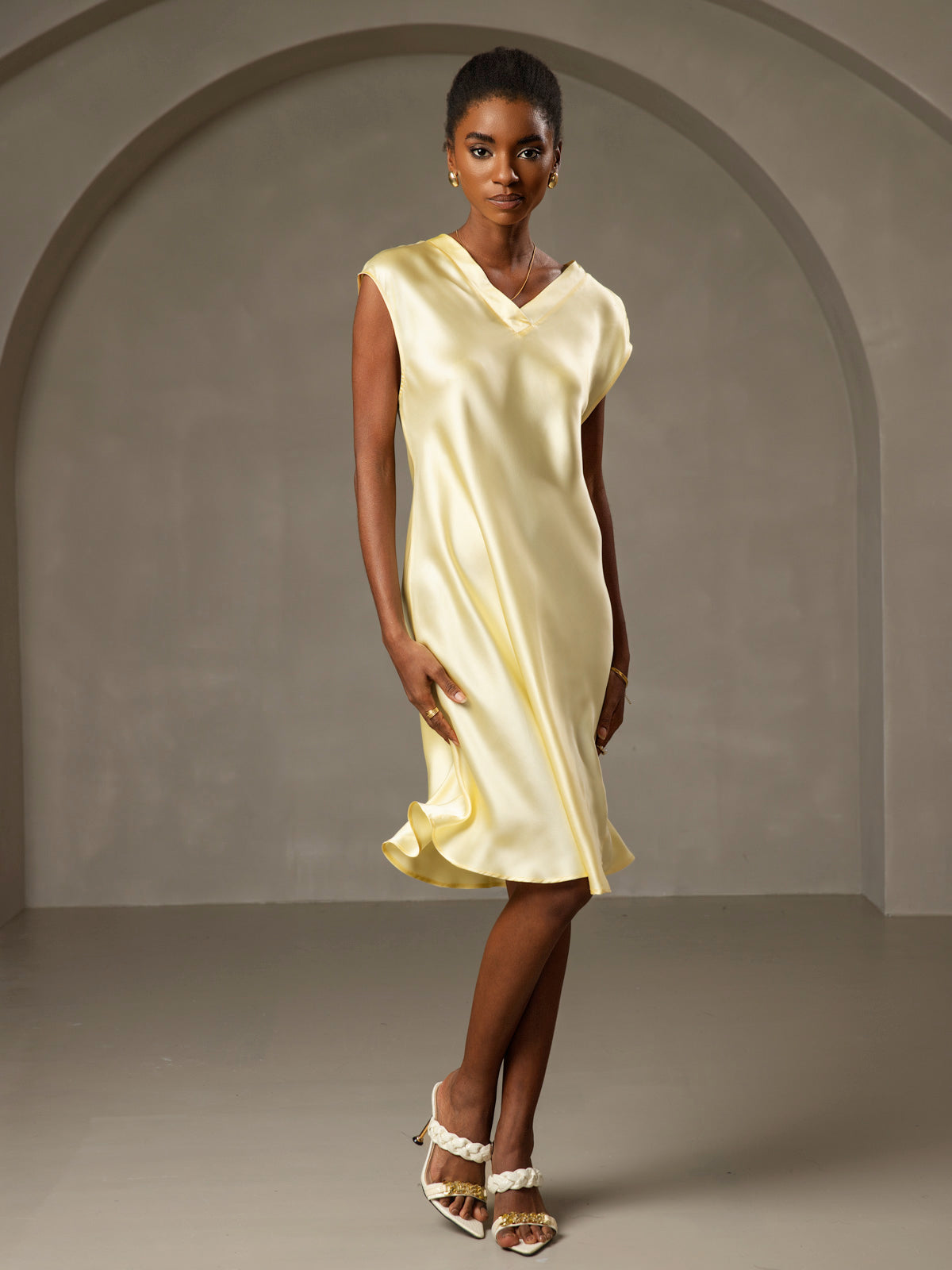 [Yellow] SilkSilky-AU Pure Silk Sleeveless V Neck Dress 001