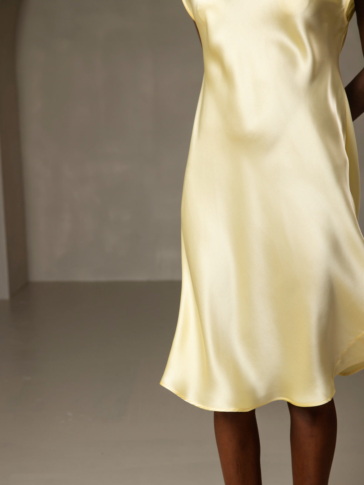 [Yellow] SilkSilky-AU Pure Silk Sleeveless V Neck Nightgown 007