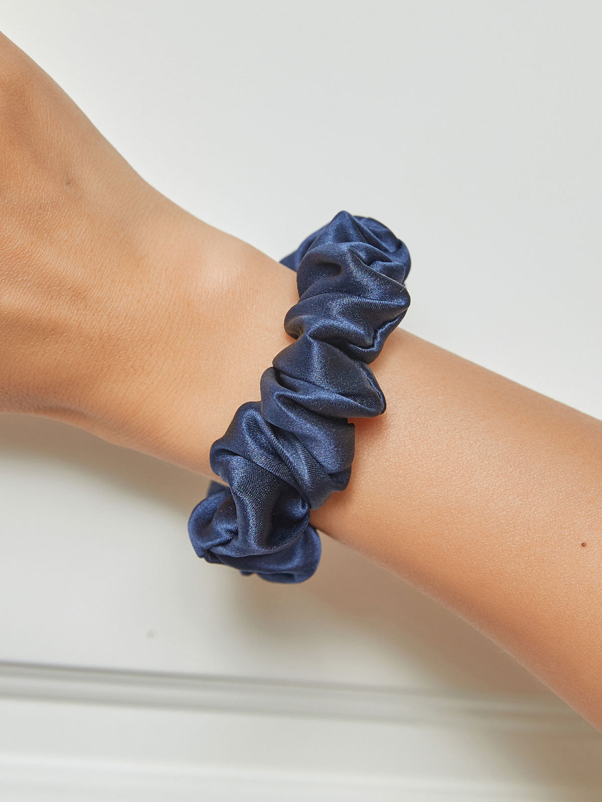 [Dark Blue] SilkSilky-AU 19Momme Pure Silk Scrunchie 001