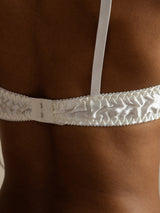 [White] SilkSilky-AU Bra 006
