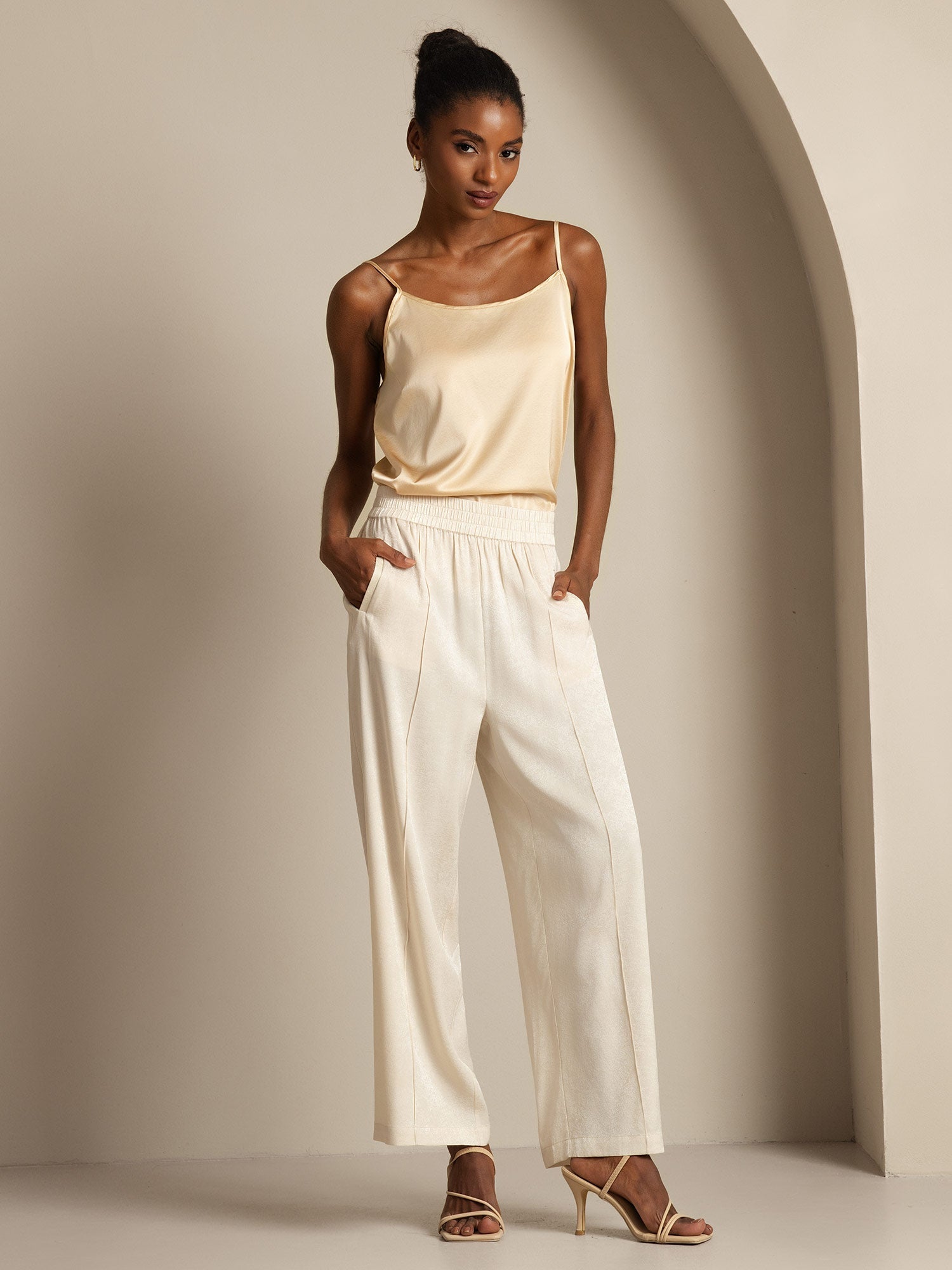 [Champagne] SilkSilky-AU 19Momme Silk Spaghetti Strap Round Neck Camisole 008