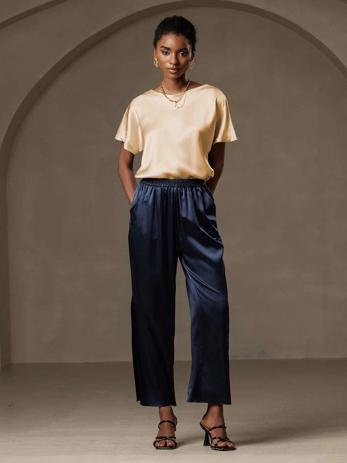 [Champagne] SilkSilky-AU 19Momme Silk Short Sleeve Round Neck Women's T-Shirt 012