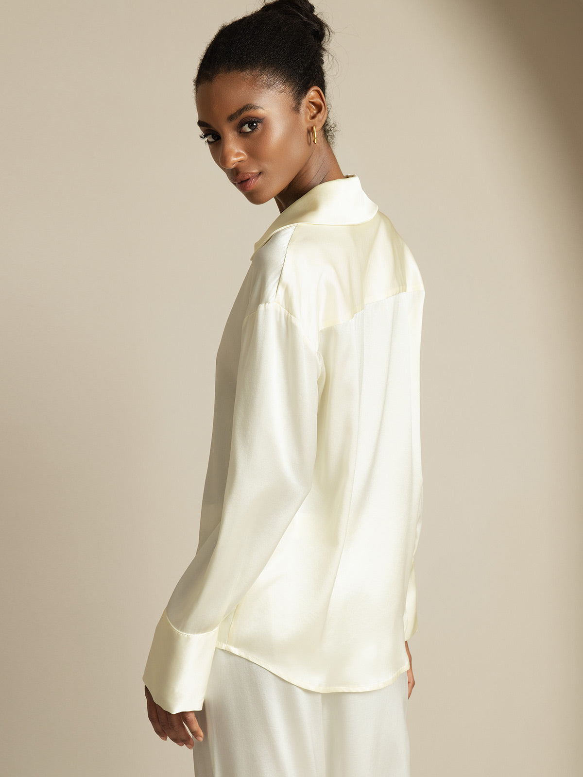 [Ivory] SilkSilky-AU 19Momme Silk Notch Collar Women's Shirt 002