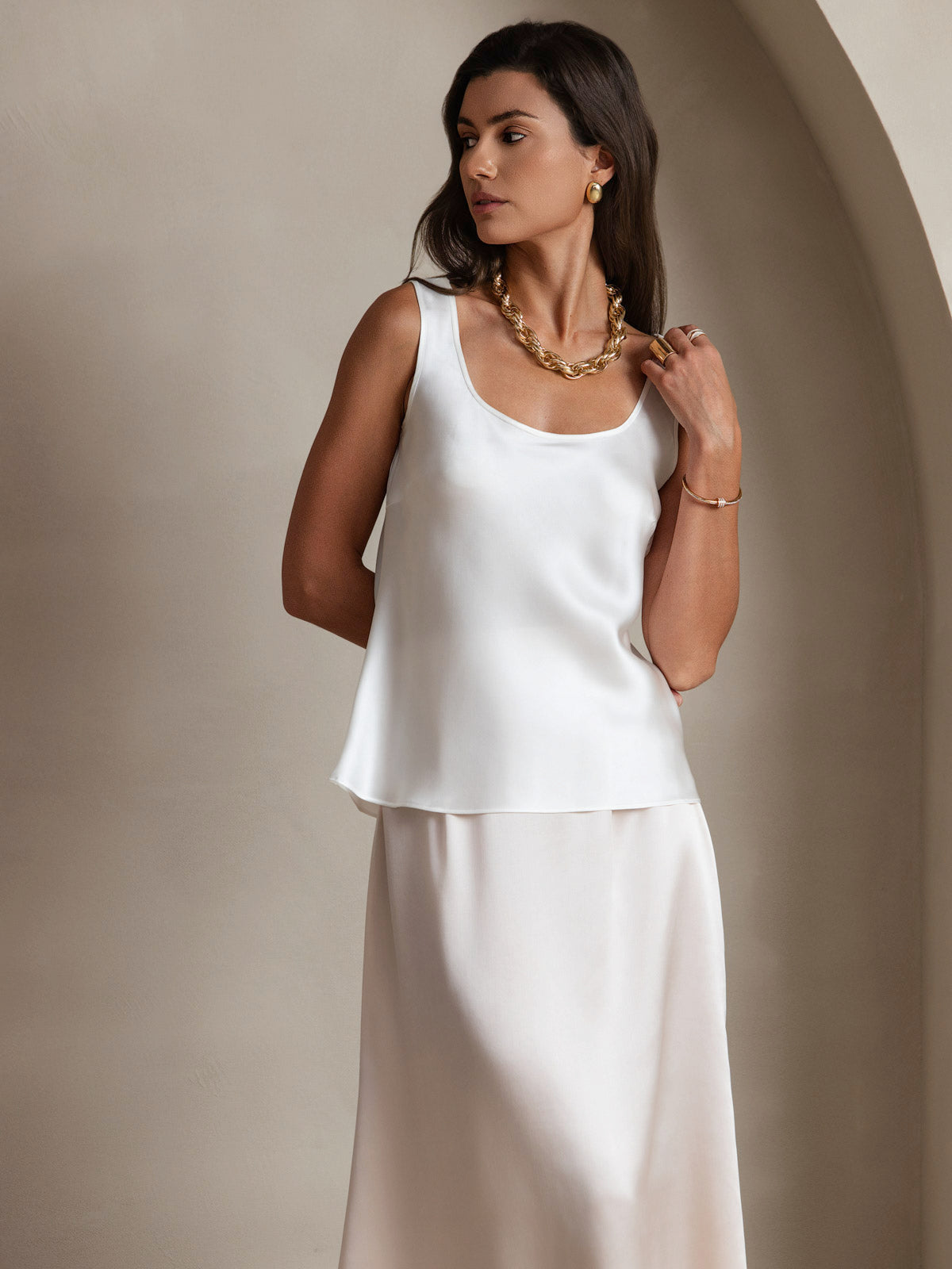 [White] SilkSilky-AU 19Momme Silk Sleeveless U Neck Camisole 003