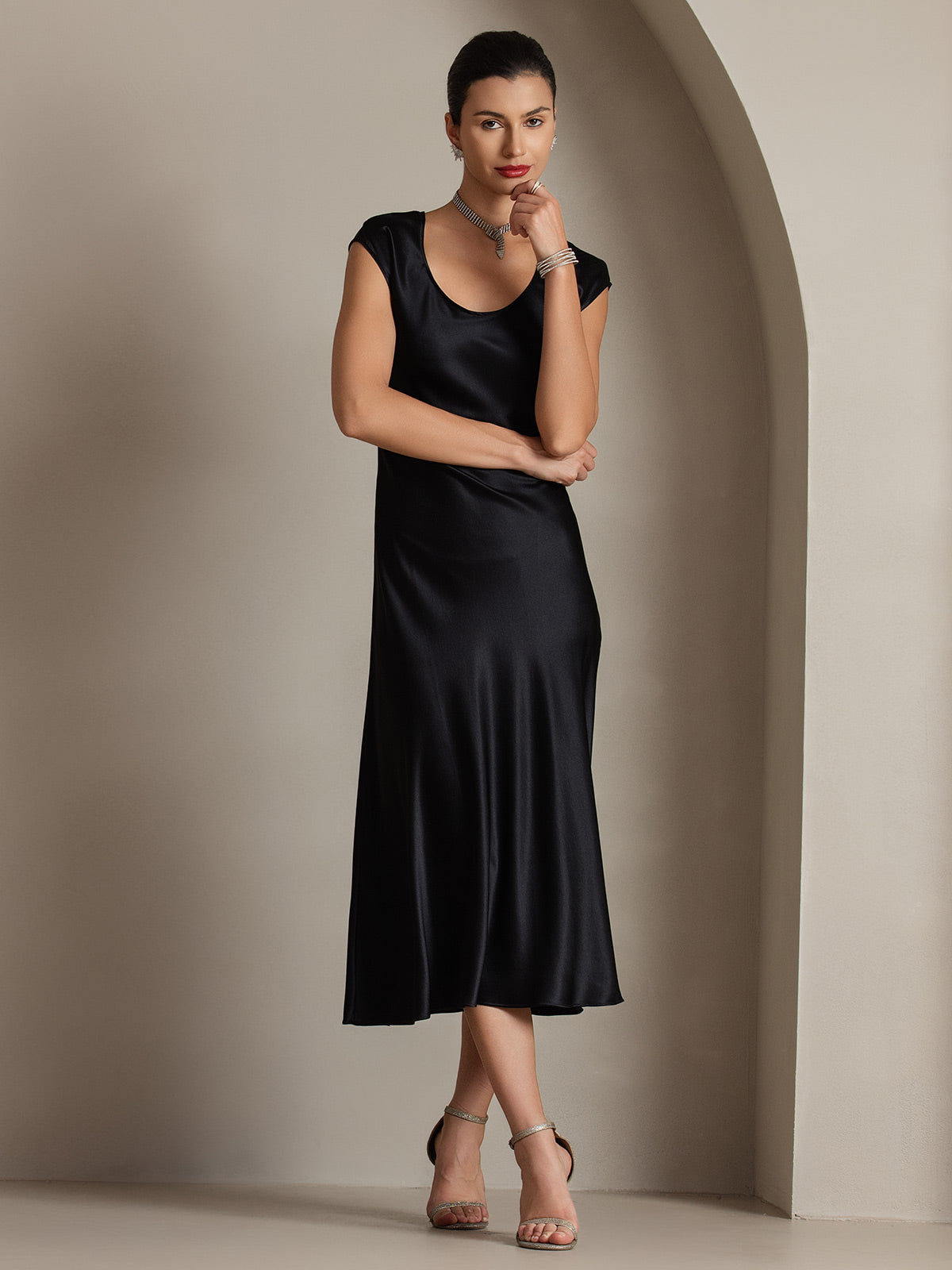 SilkSilky-AU 19Momme Silk Sleeveless Round Neck Dress Black 007