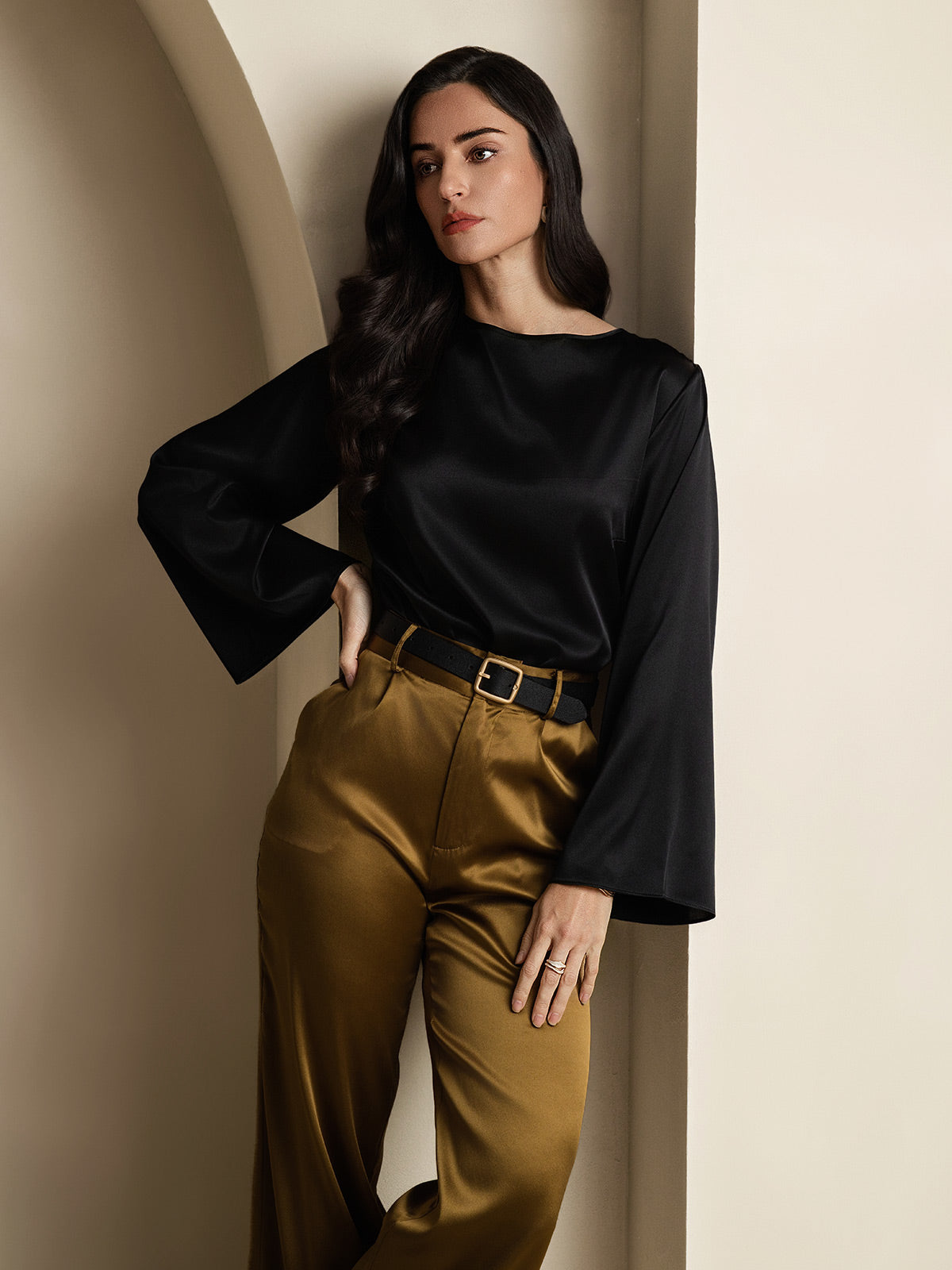 [Black] SilkSilky-AU 19Momme Silk Round Neck Women's T-Shirt 006