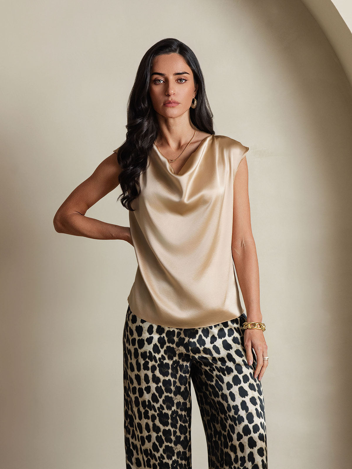 [Champagne] SilkSilky-AU 19Momme Silk Cowl Neck Women's T-Shirt 003
