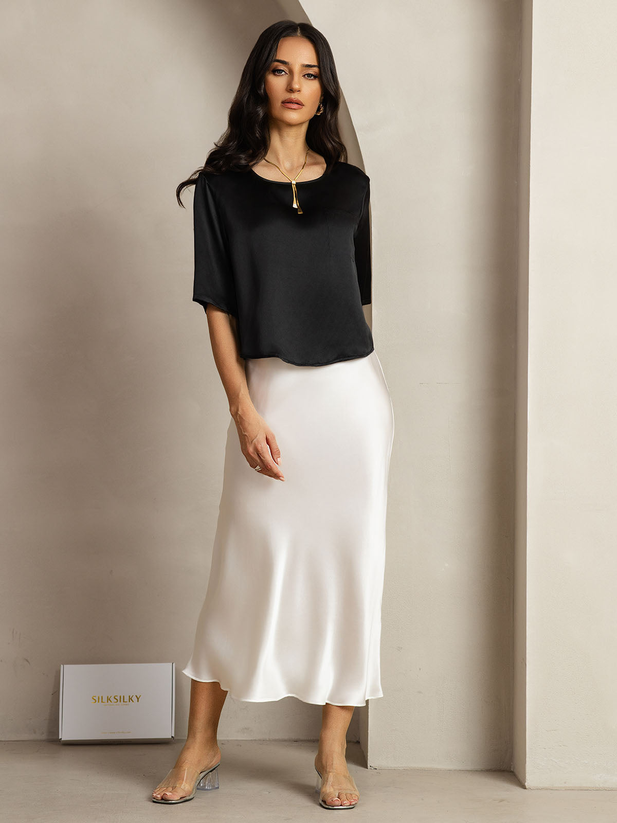 [Black] SilkSilky-AU Pure Silk Boat Neck Women's T-Shirt 005