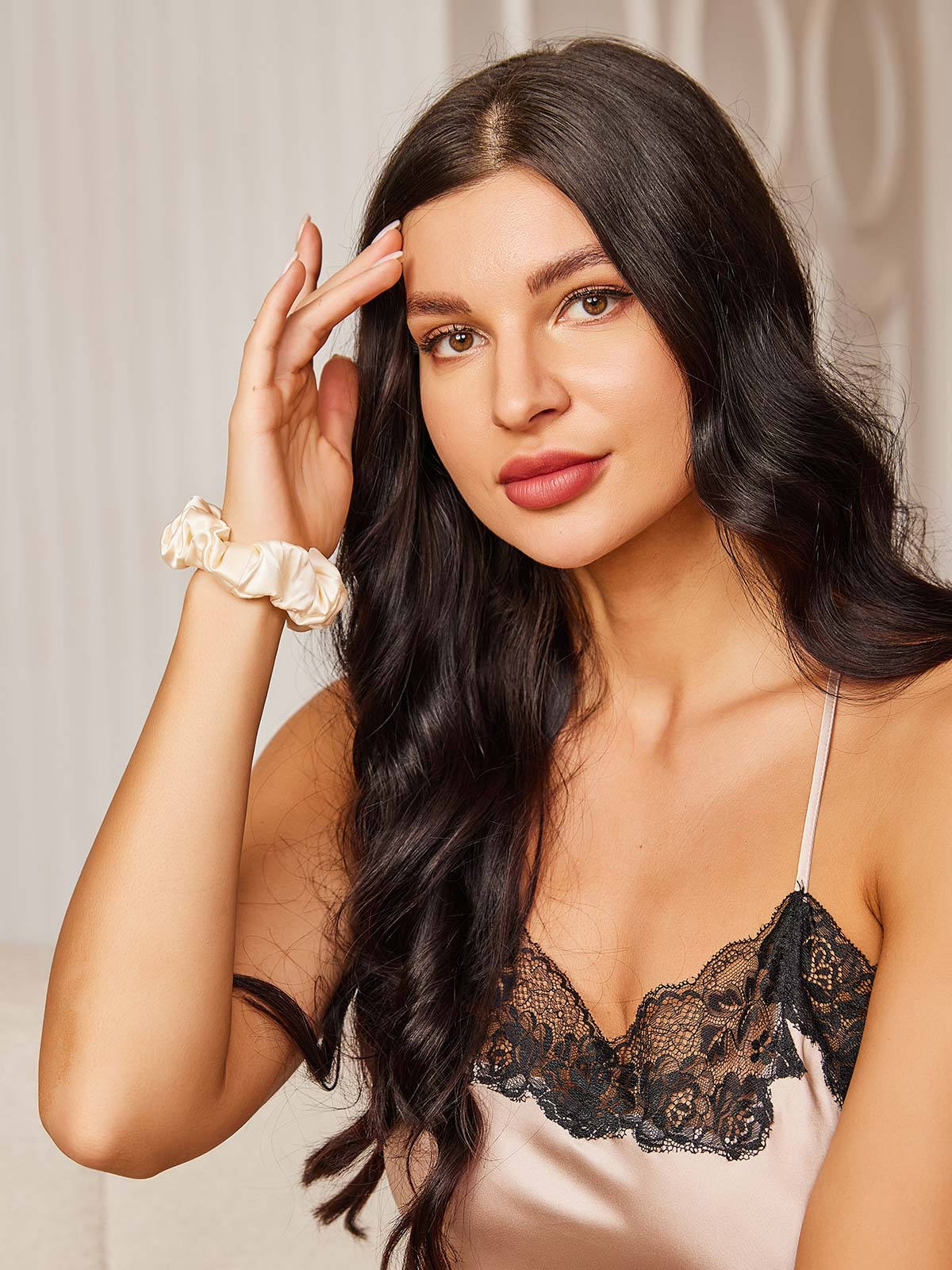 [Light Beige] SilkSilky-AU 19Momme Pure Silk Scrunchie 002