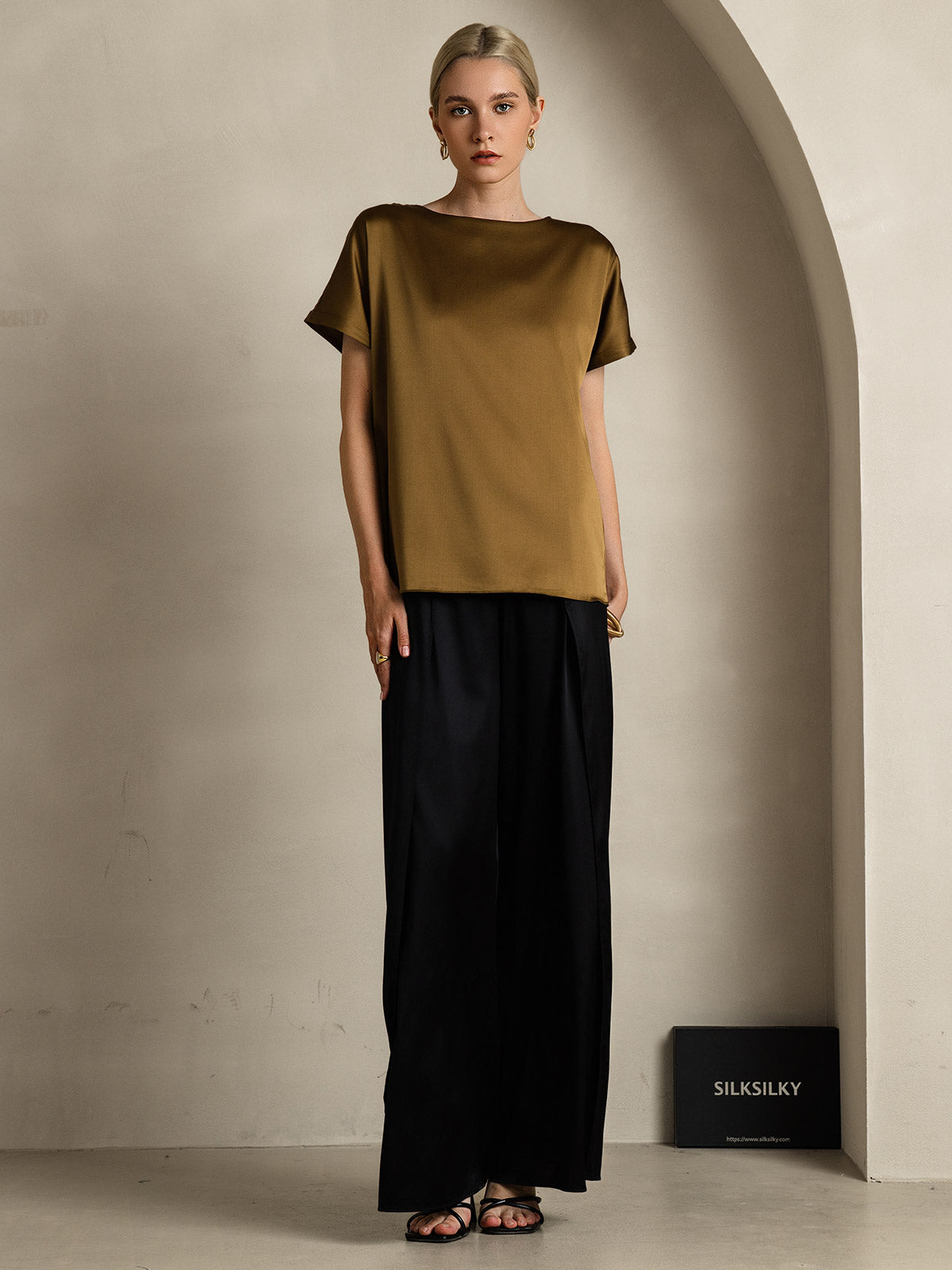 [Brown] SilkSilky-AU 19Momme Silk Short Sleeve Round Neck Women's T-Shirt 007