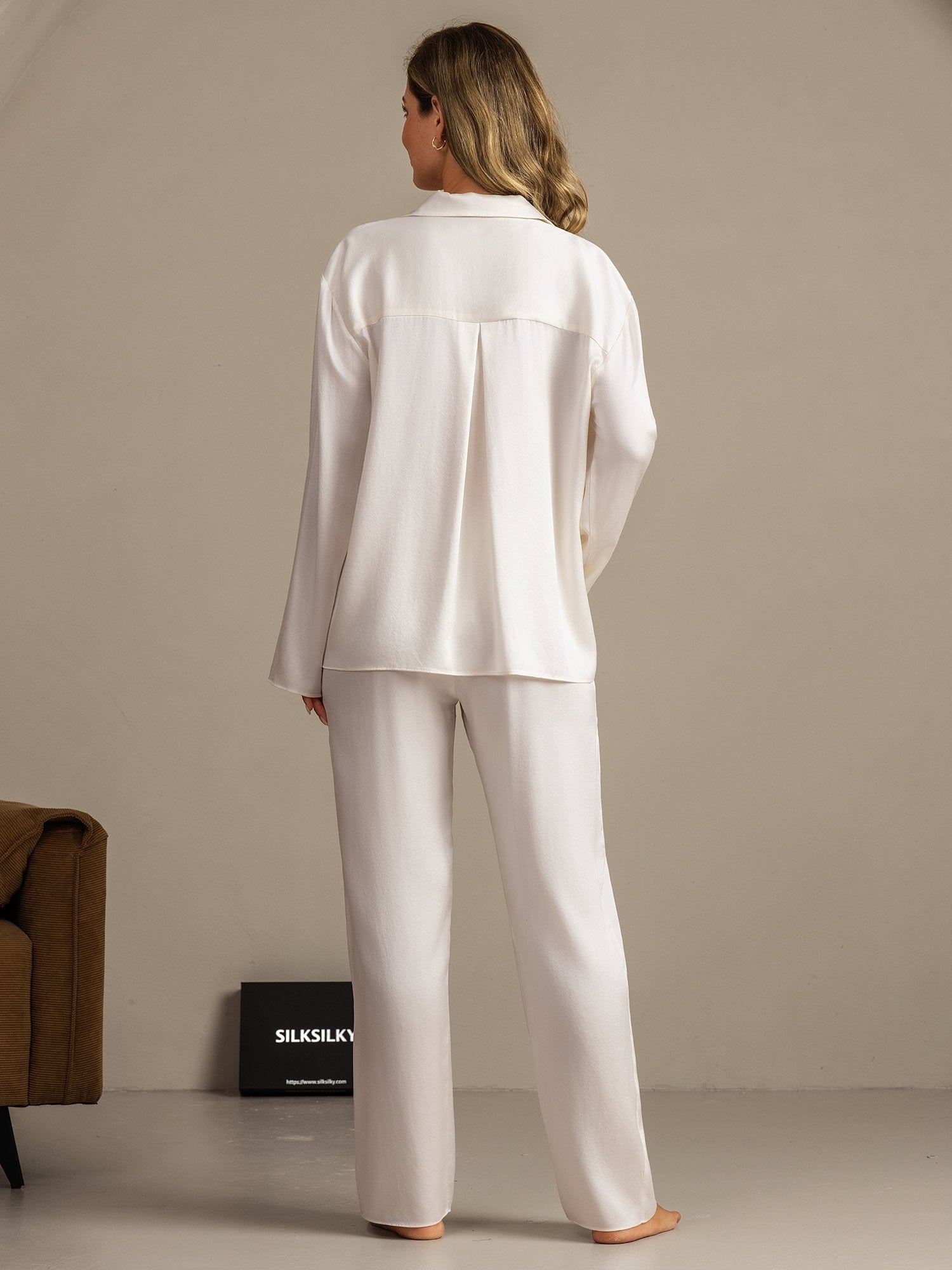 [White] SilkSilky-AU 19Momme Machine-Washable Silk Long Sleeve Notch Collar Women's Pyjamas 002