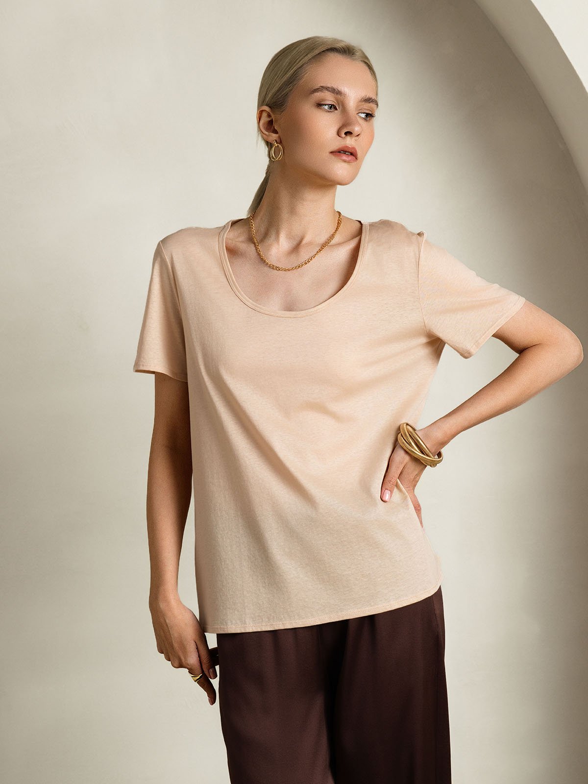 SilkSilky-AU Silk Short Sleeve U Neck Women's T-Shirt Beige 004