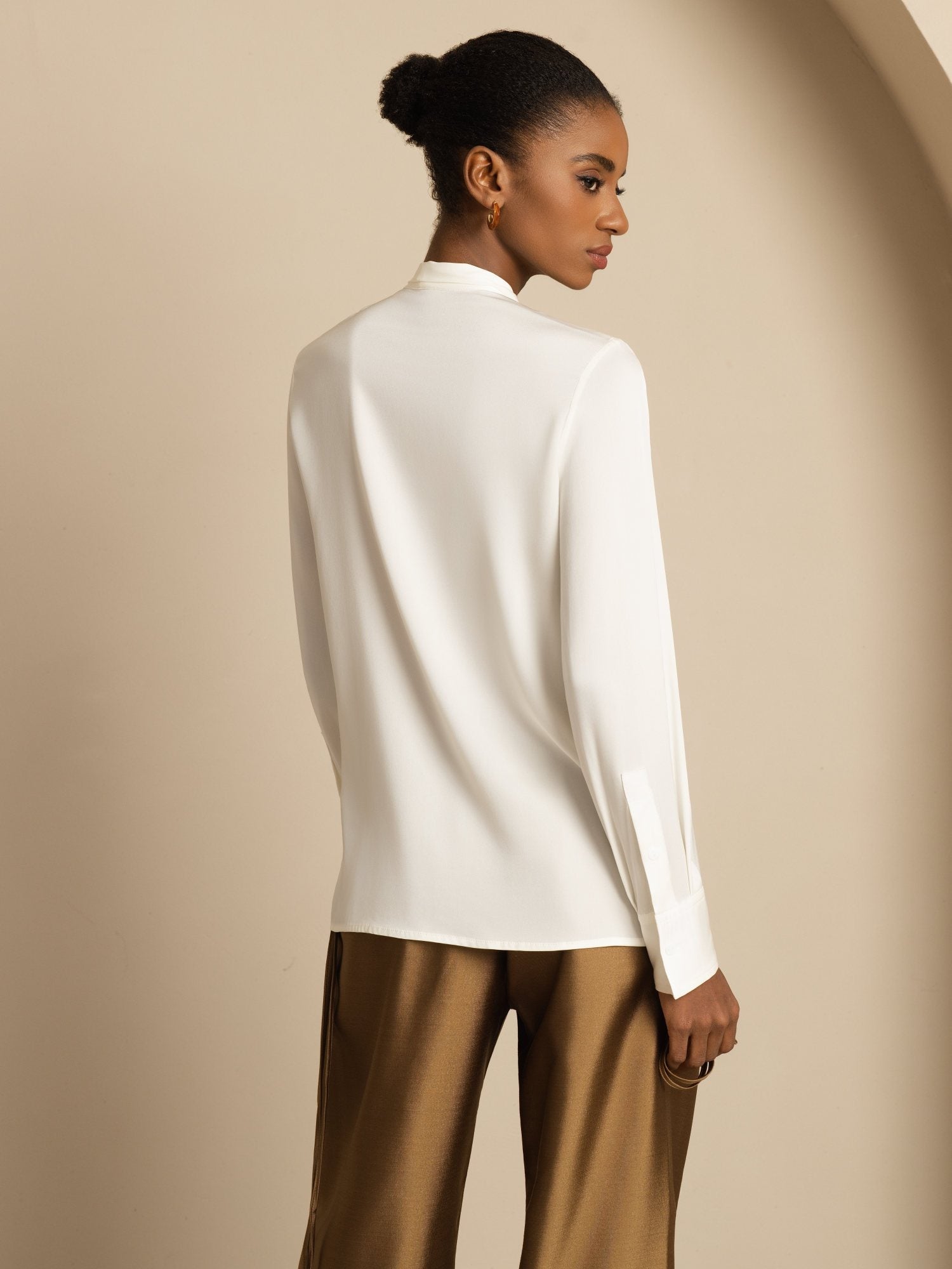 [White] SilkSilky-AU 19Momme Silk Long Sleeve Tie Neck Blouse 003