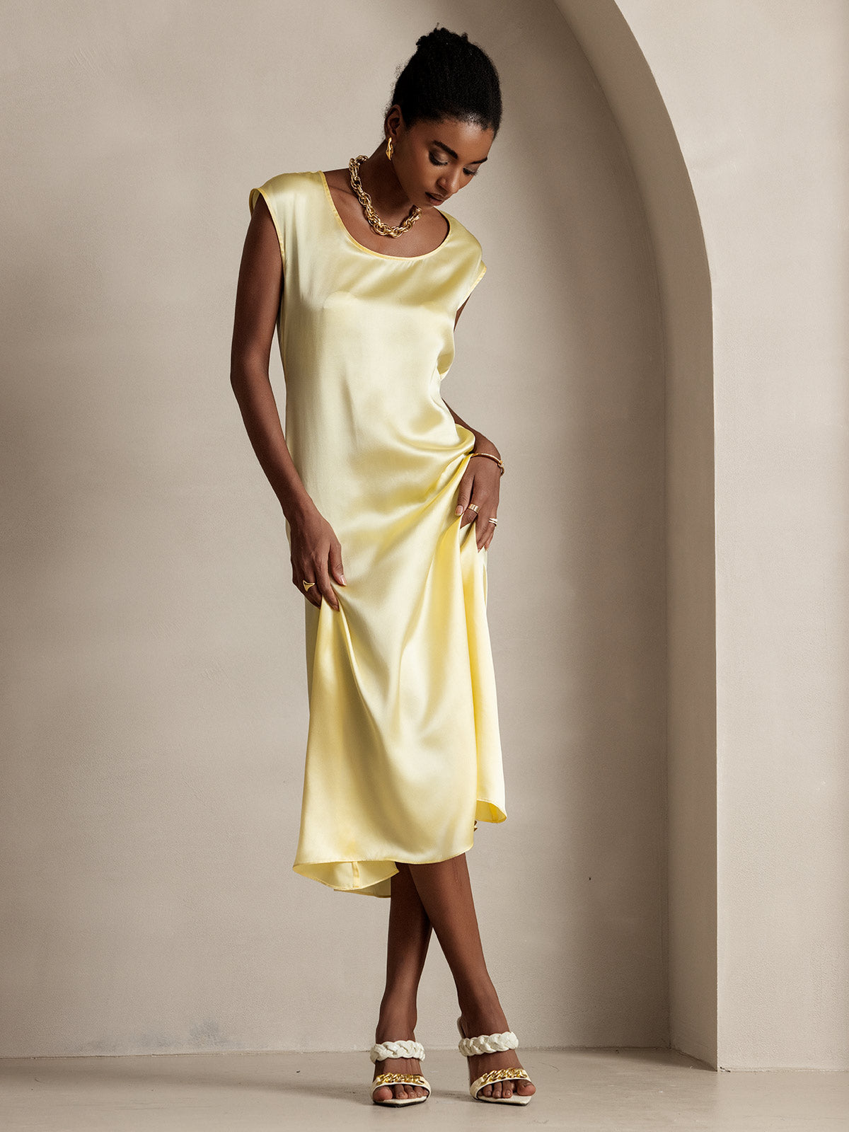SilkSilky-AU 19Momme Silk Sleeveless Round Neck Dress LightYellow 005