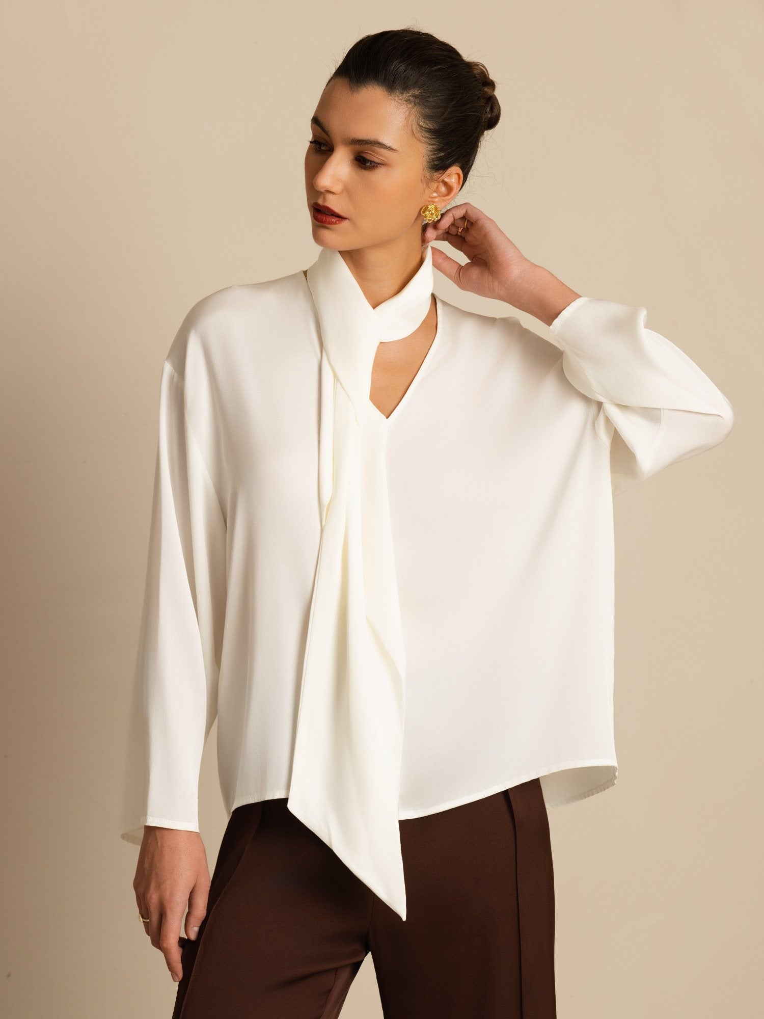 [White] SilkSilky-AU 19Momme Stretch Silk Double Georgette Long Sleeve V Neck Blouse 001