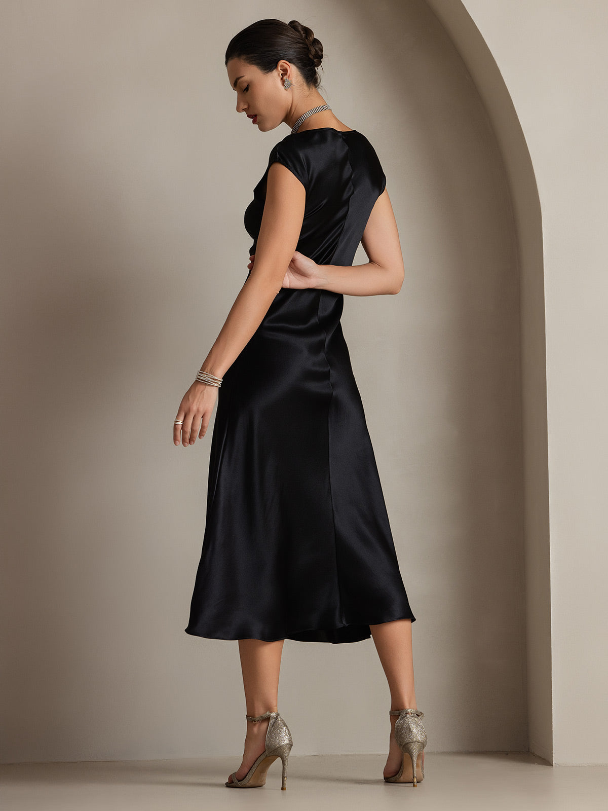 SilkSilky-AU 19Momme Silk Sleeveless Round Neck Dress Black 002