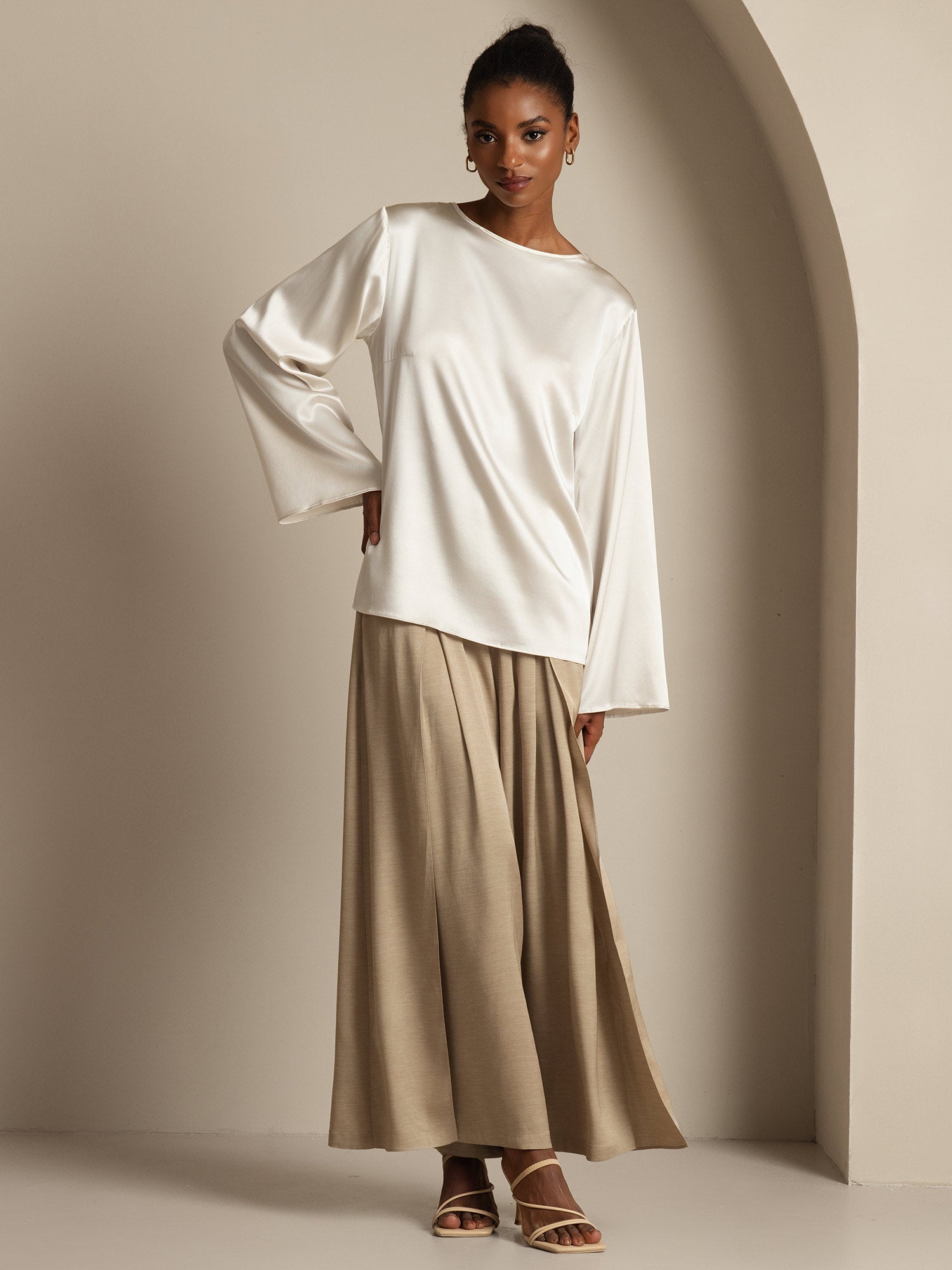 [Light Gray] SilkSilky-AU 19Momme Silk Round Neck Women's T-Shirt 008