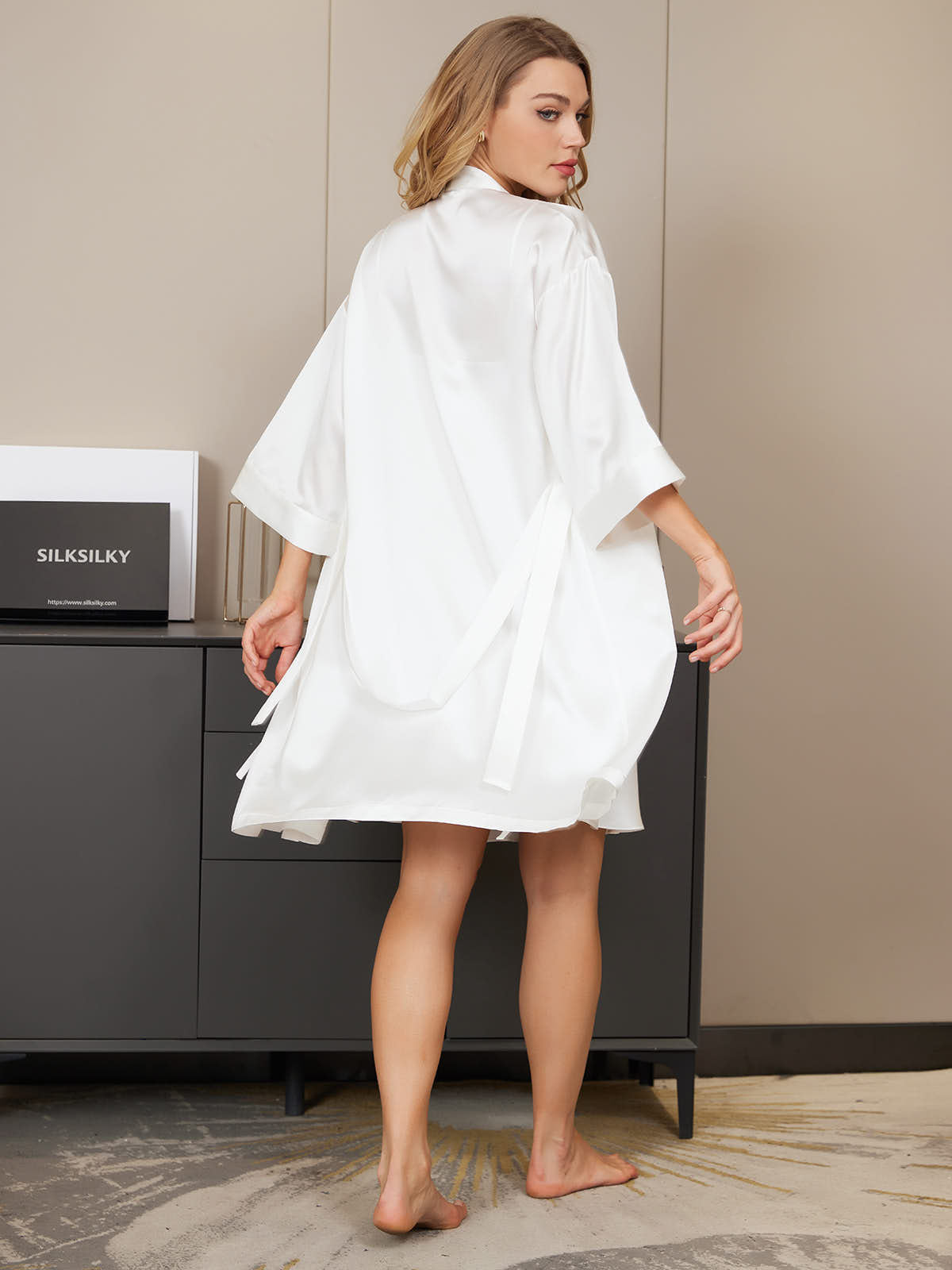 [White] SilkSilky-AU Pure Silk V Neck Nightgown&Dressing Gown Set 002