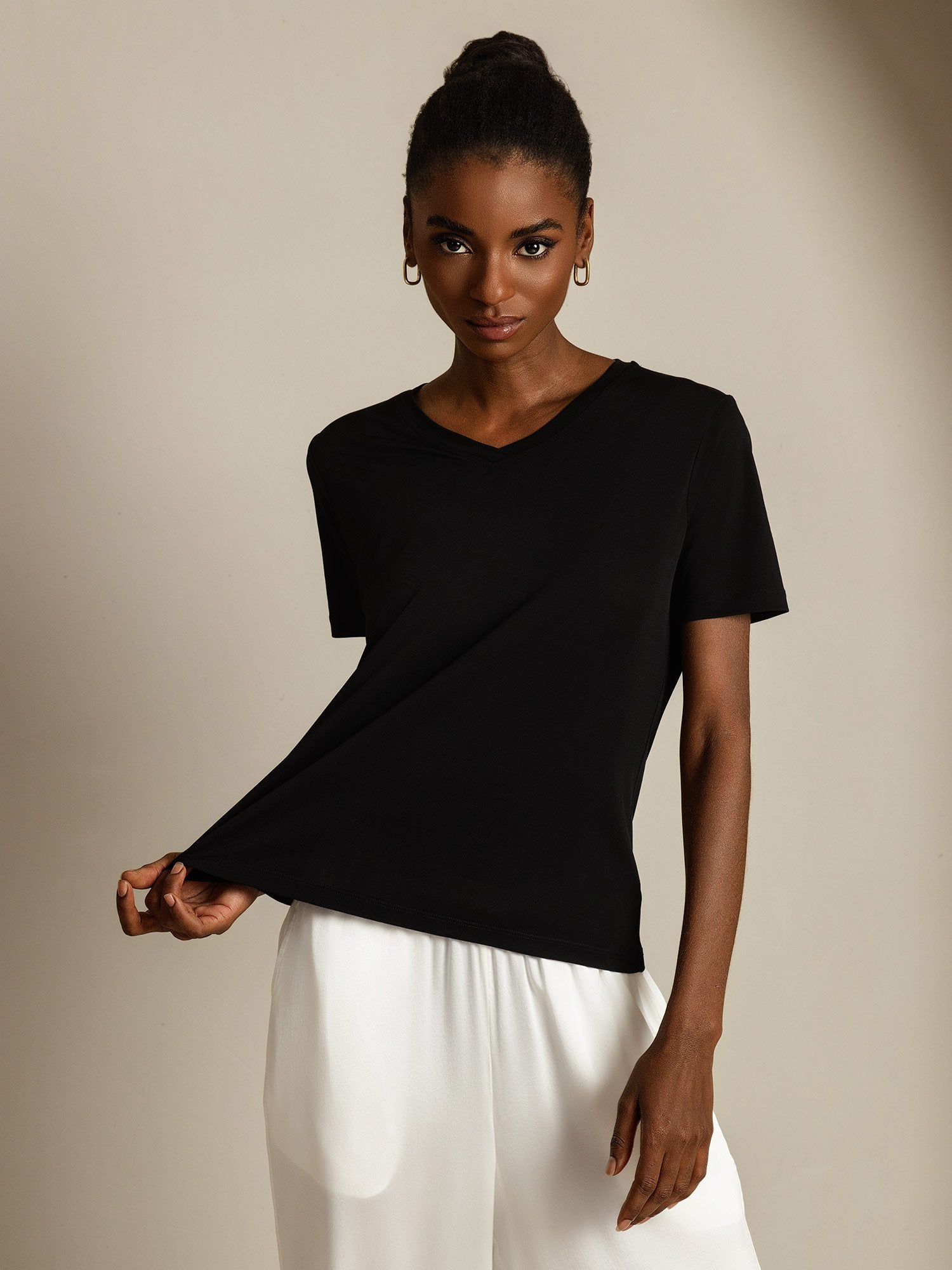 [Black] SilkSilky-AU Pure Silk V Neck Women's T-Shirt 006
