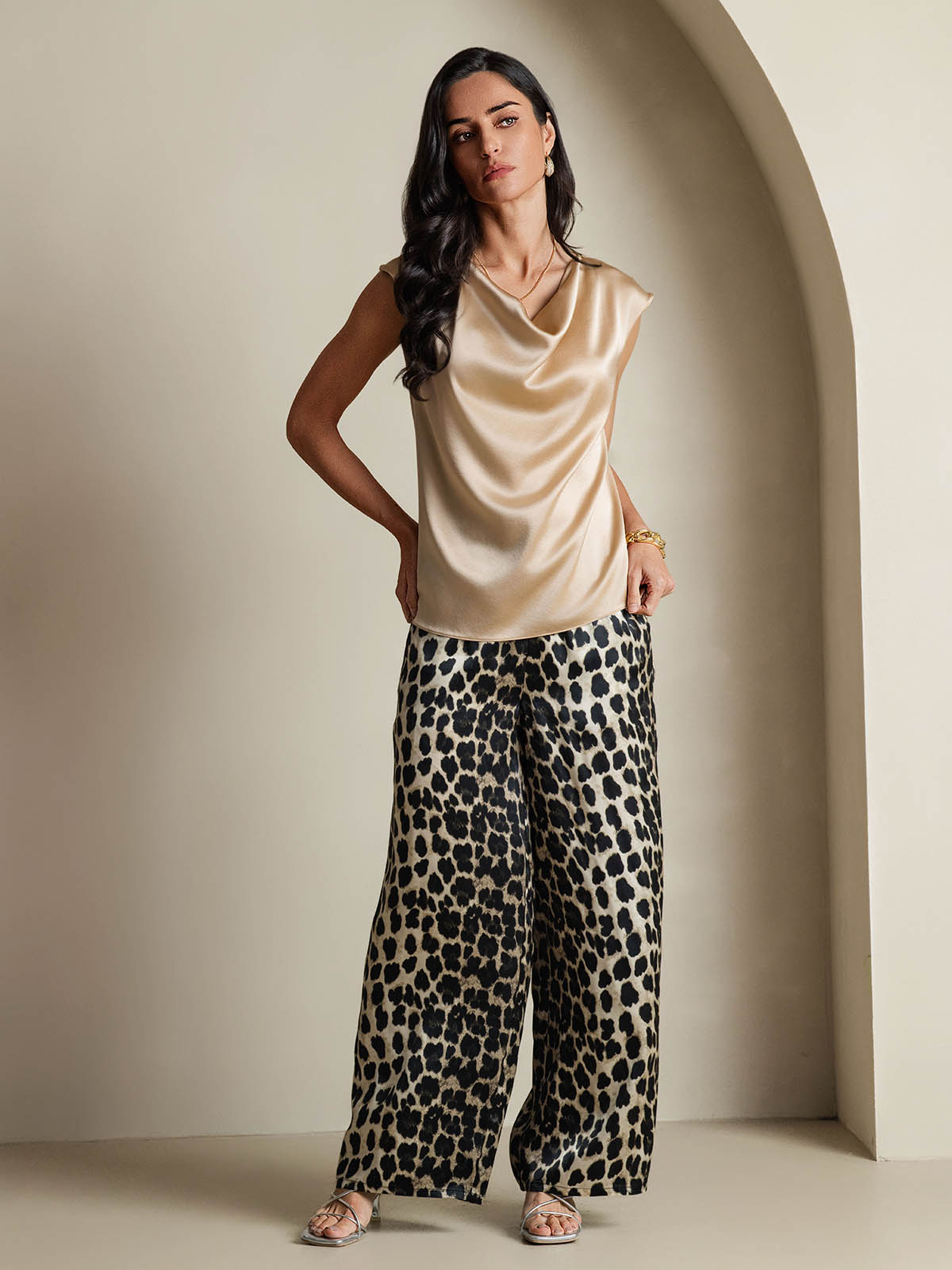 [Champagne] SilkSilky-AU 19Momme Silk Cowl Neck Women's T-Shirt 007