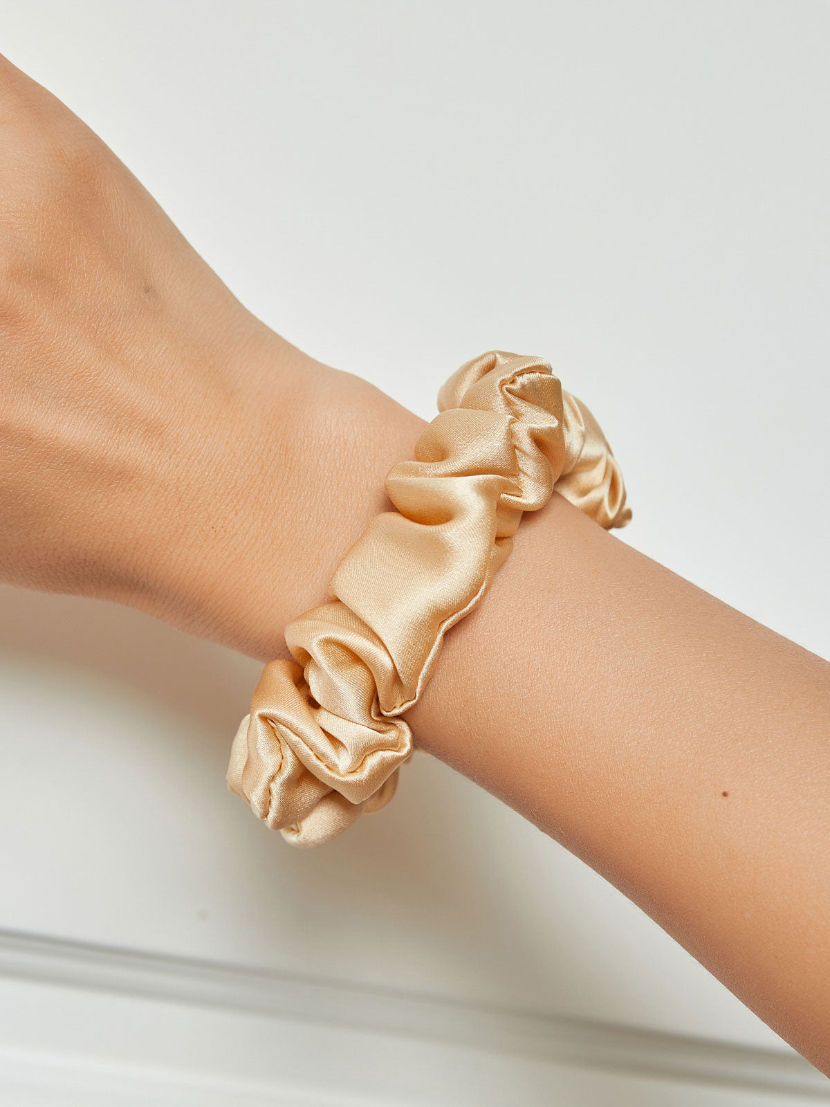 [Champagne] SilkSilky-AU 19Momme Pure Silk Scrunchie 001