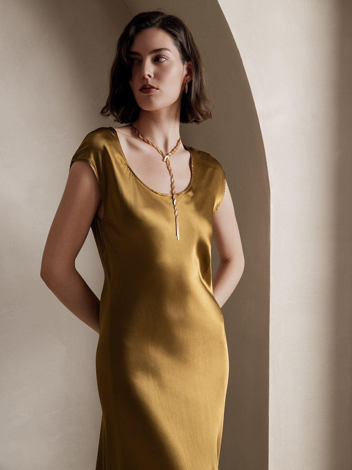SilkSilky-AU 19Momme Silk Sleeveless Round Neck Dress Brown 003