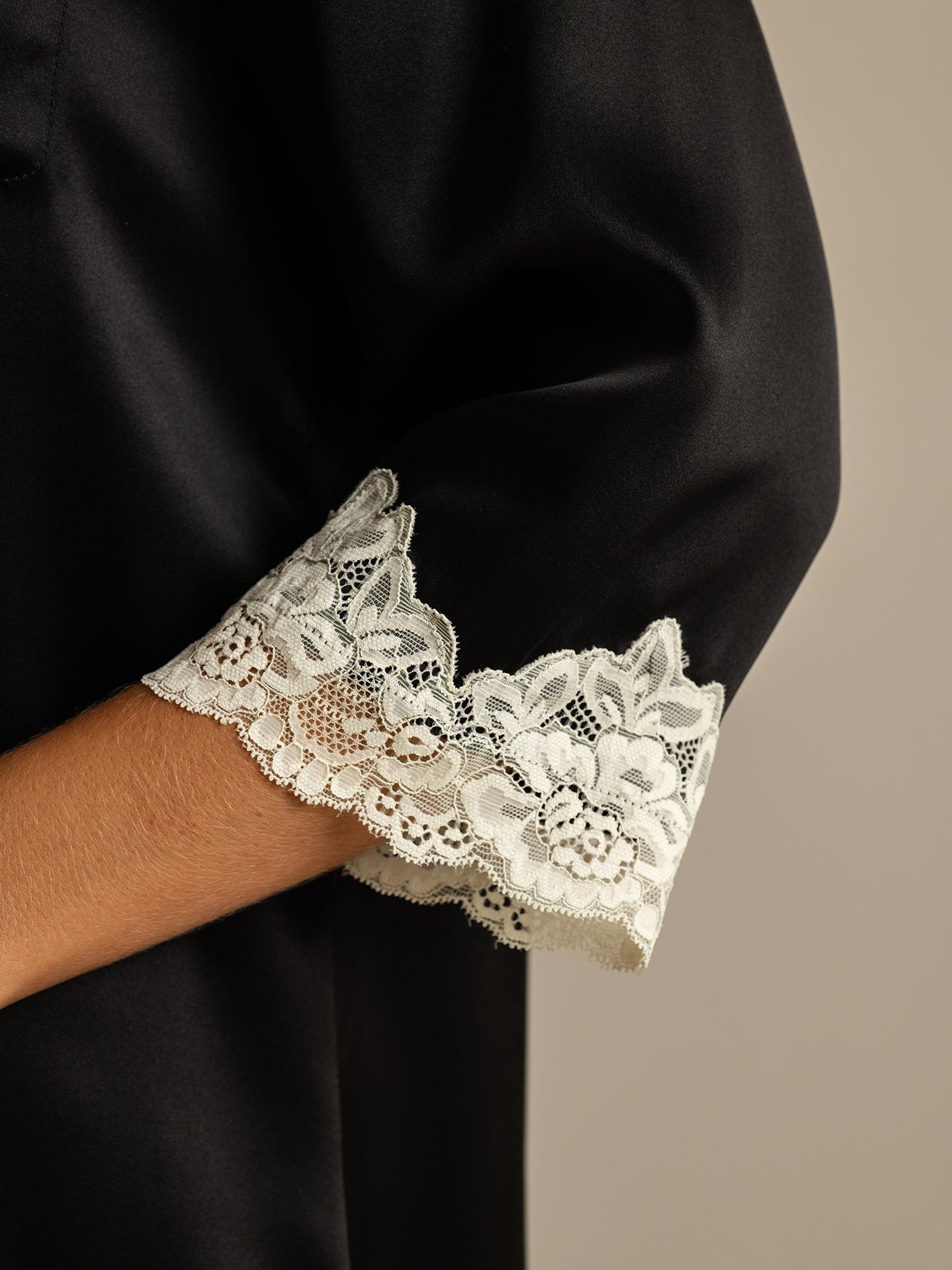 [Black] SilkSilky-AU Pure Silk Lapel Collar Nightshirt 005