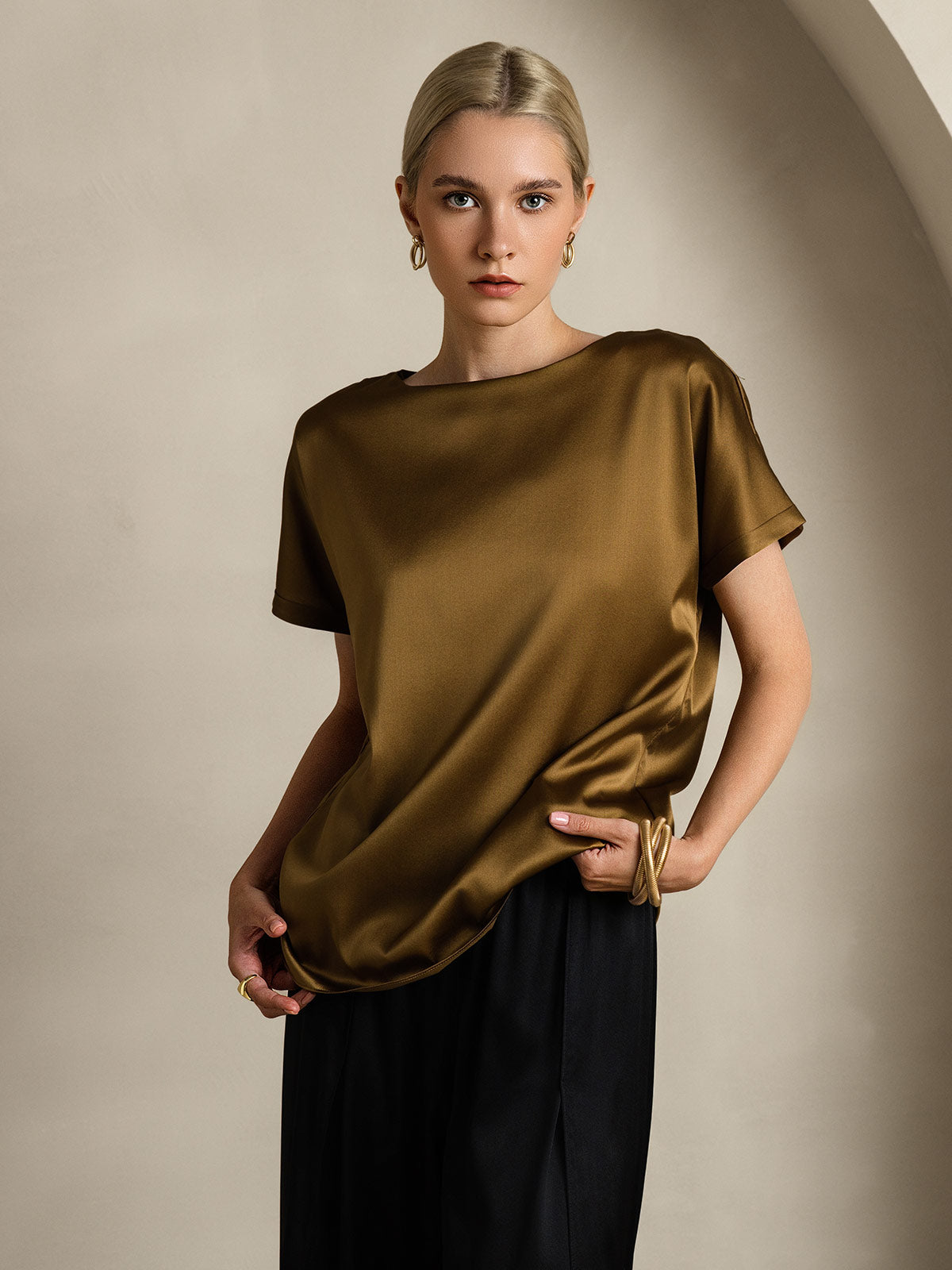 [Brown] SilkSilky-AU 19Momme Silk Short Sleeve Round Neck Women's T-Shirt 003