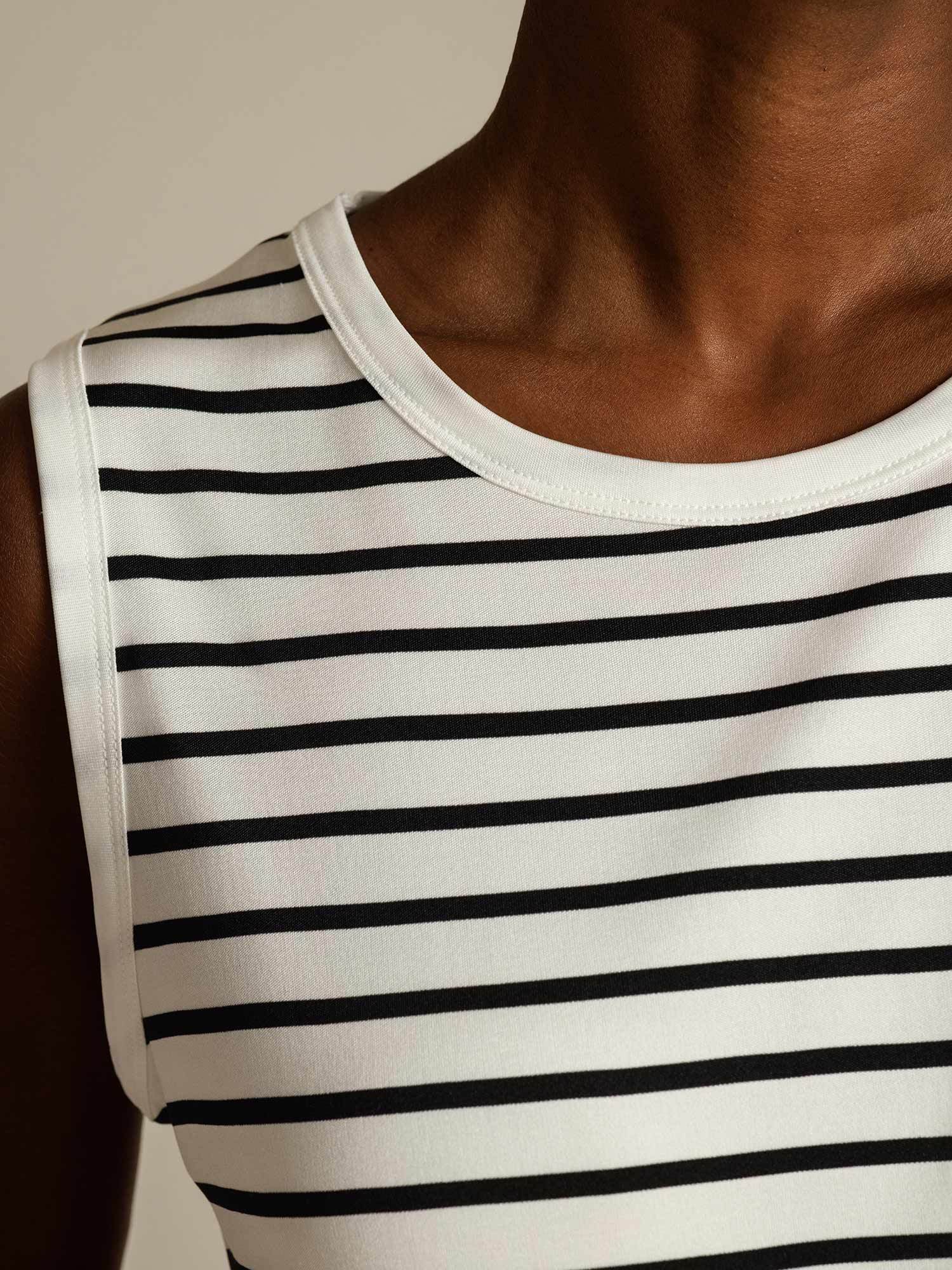 [White Stripe] SilkSilky-AU Pure Silk Sleeveless Round Neck Camisole 004