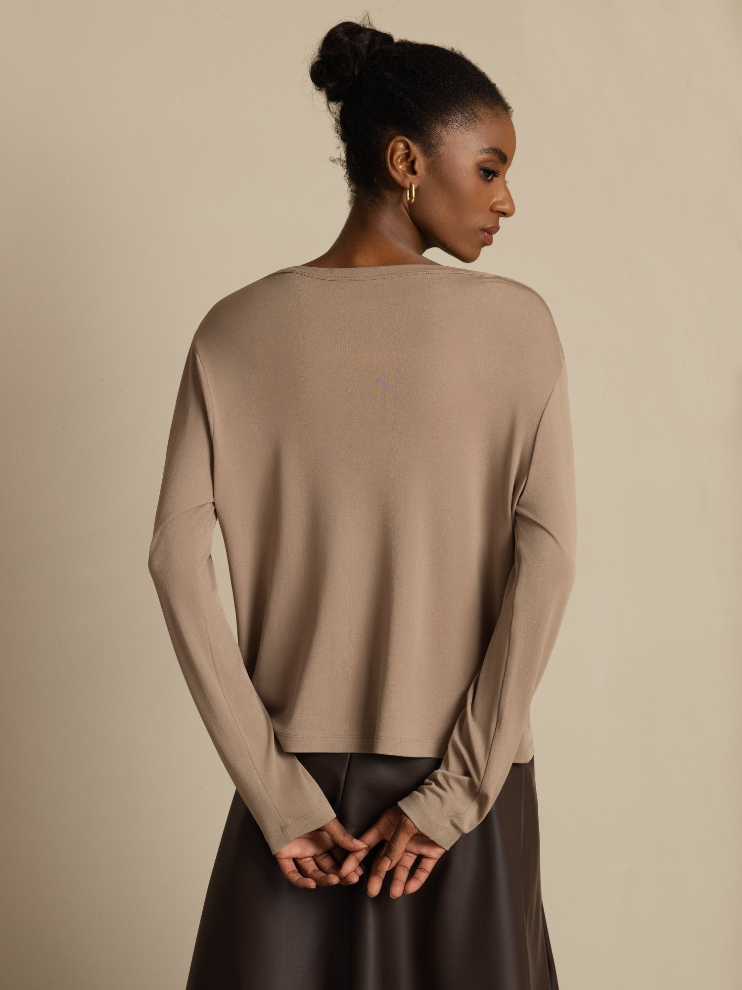 [Tan] SilkSilky-AU 19Momme 100% High-Twist Silk Jersey Long Sleeve V Neck Women's Cardigan 002