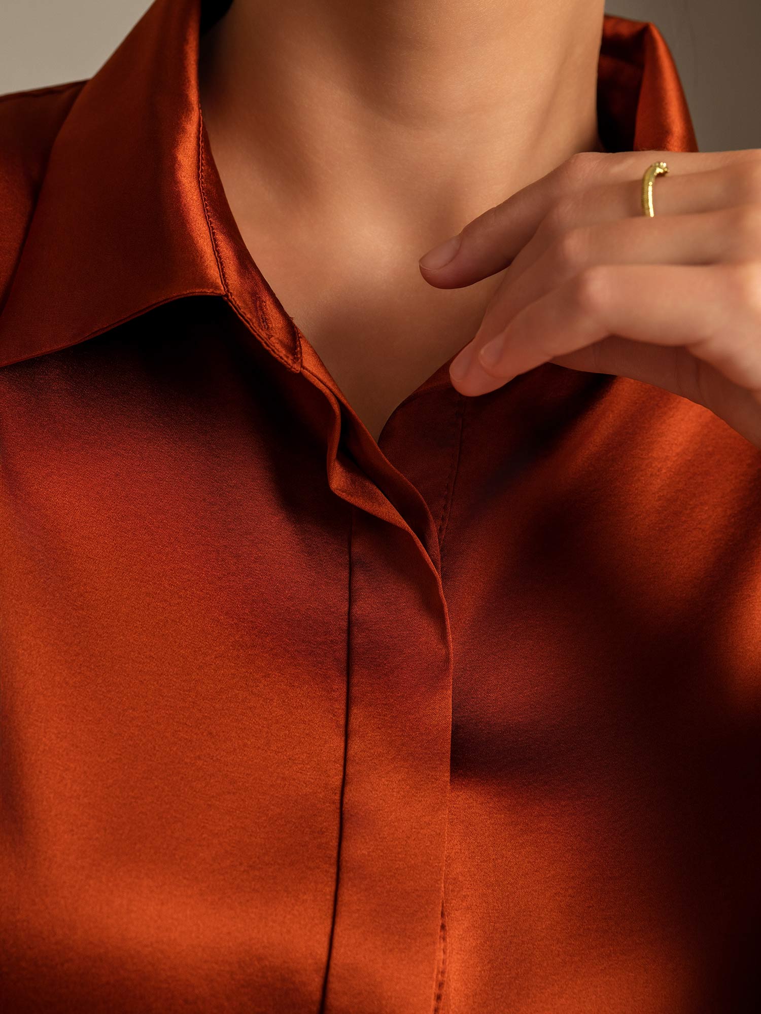 [Caramel] SilkSilky-AU 19Momme Silk Lapel Collar Women's Shirt 006