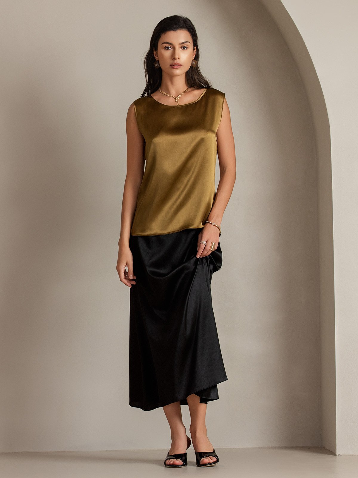 [Brown] SilkSilky-AU 19Momme Silk Round Neck Camisole 001