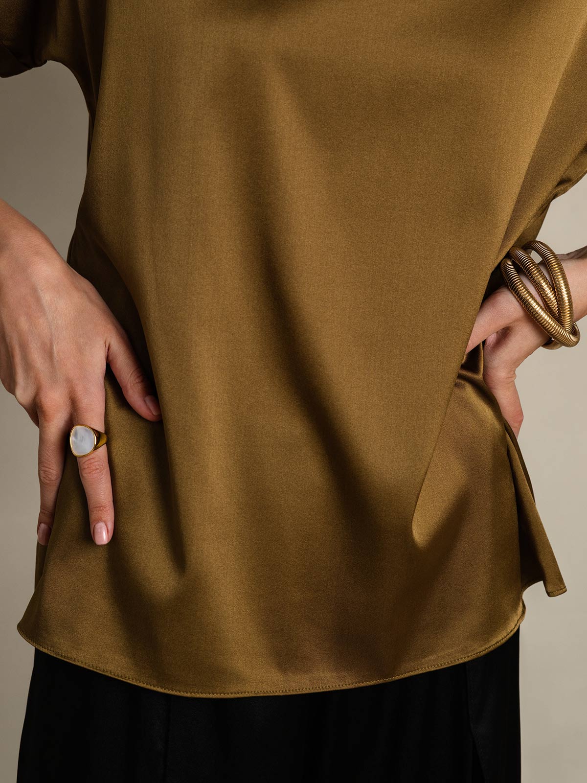 [Brown] SilkSilky-AU 19Momme Silk Round Neck Women's T-Shirt 008