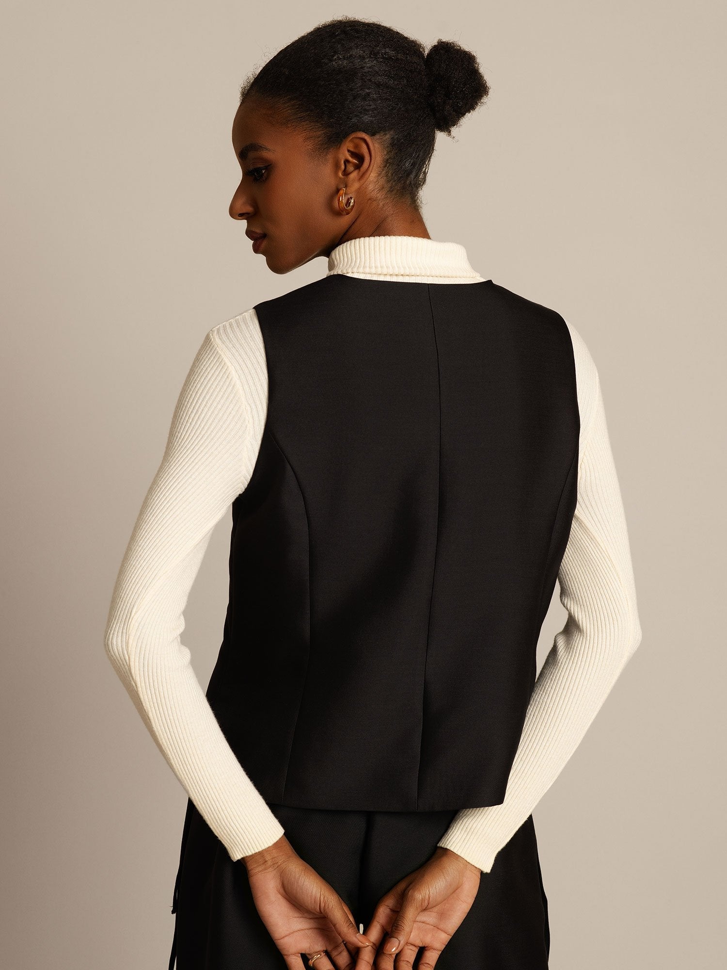 [Black] SilkSilky-AU 32Momme Wool Womens Vest 002,